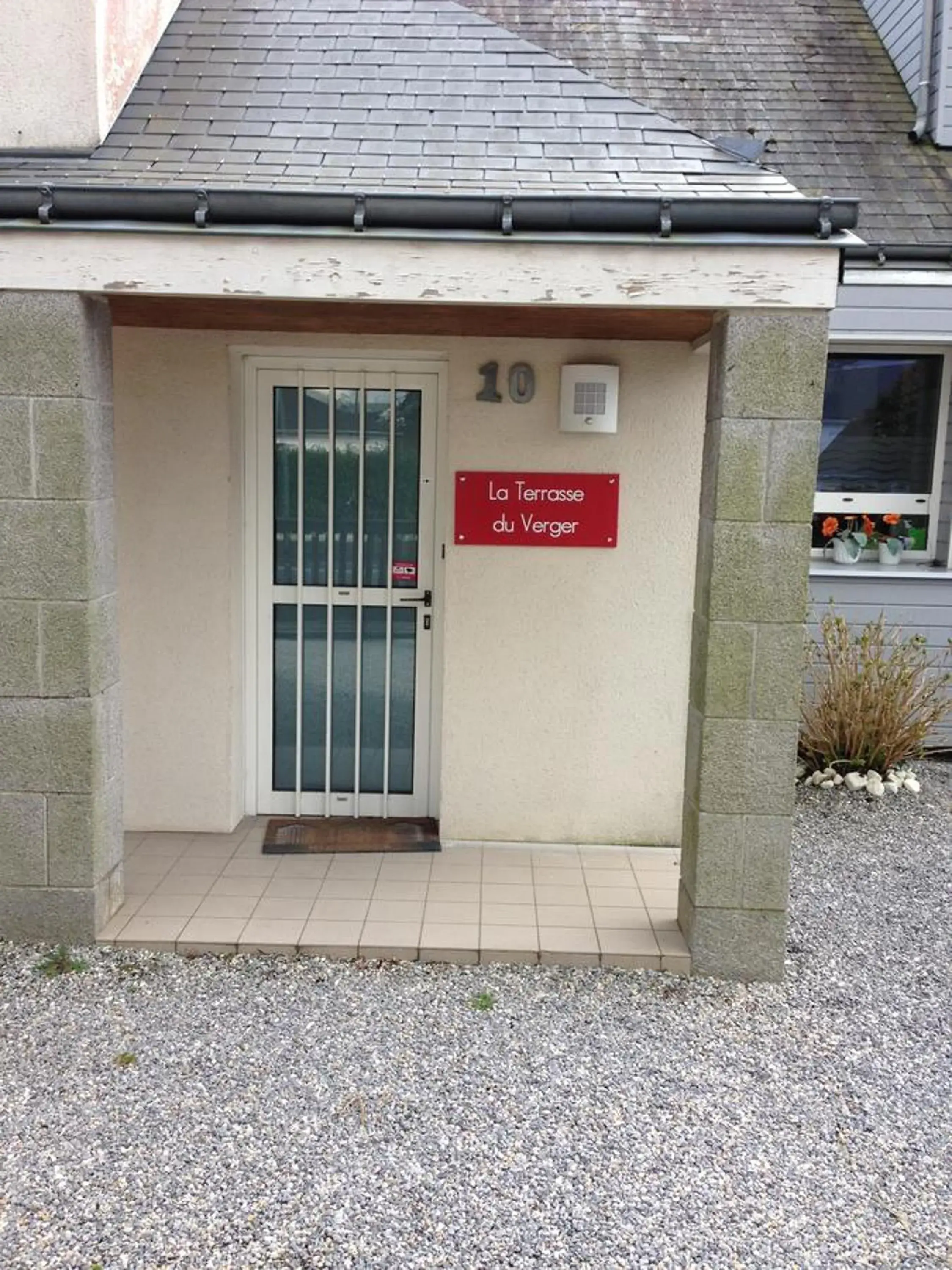 Property building in Gîte La Terrasse Du Verger Property building in Gîte La Terrasse Du Verger