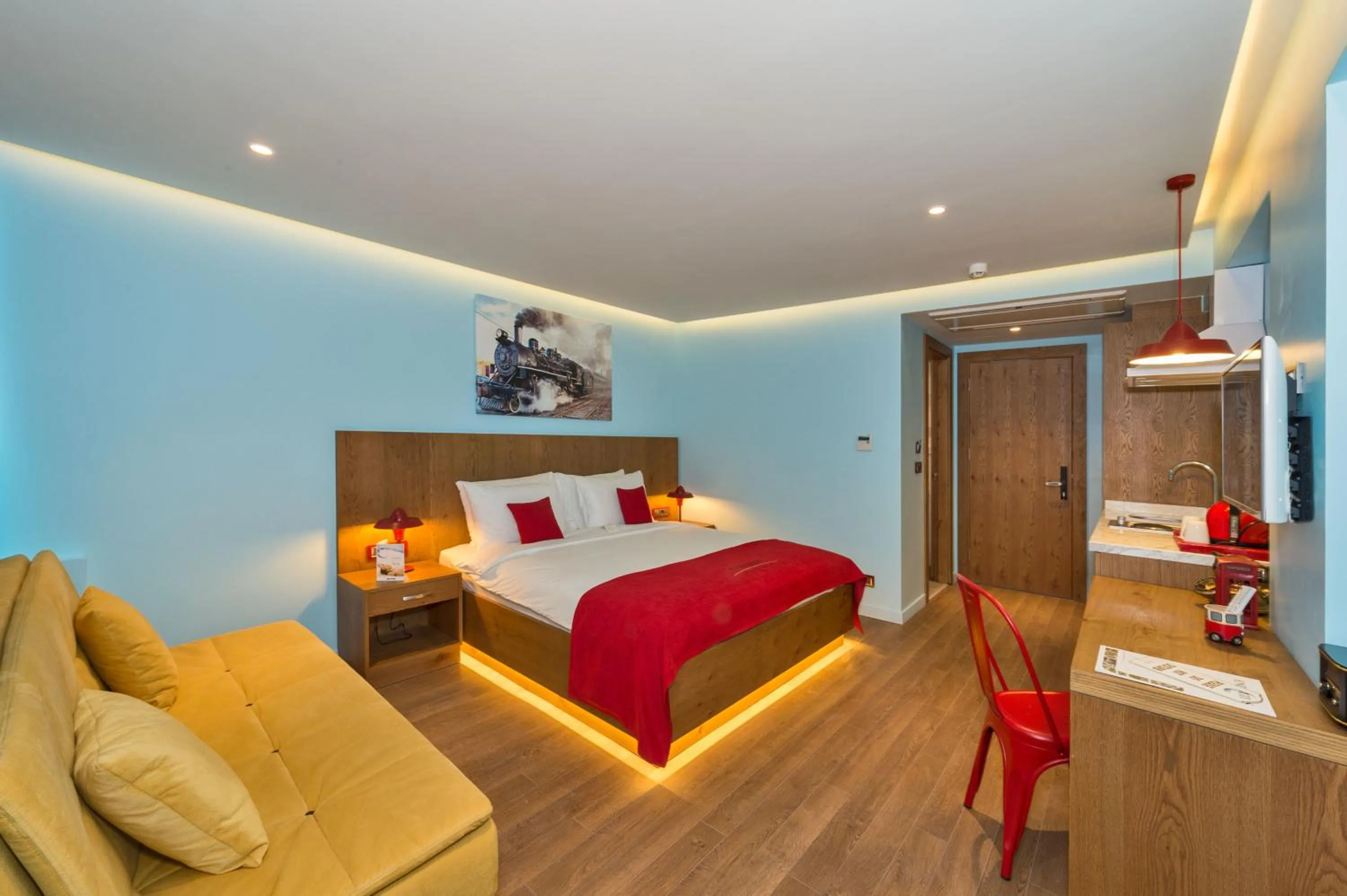 Photo of the whole room, Bed in Taksim Istanbul Nis Hotel - Istiklal Street