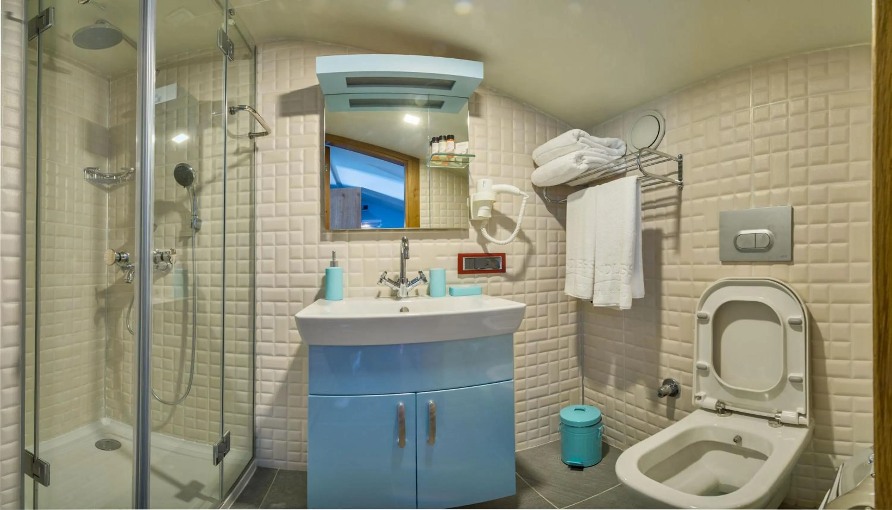 Bathroom in Taksim Istanbul Nis Hotel - Istiklal Street