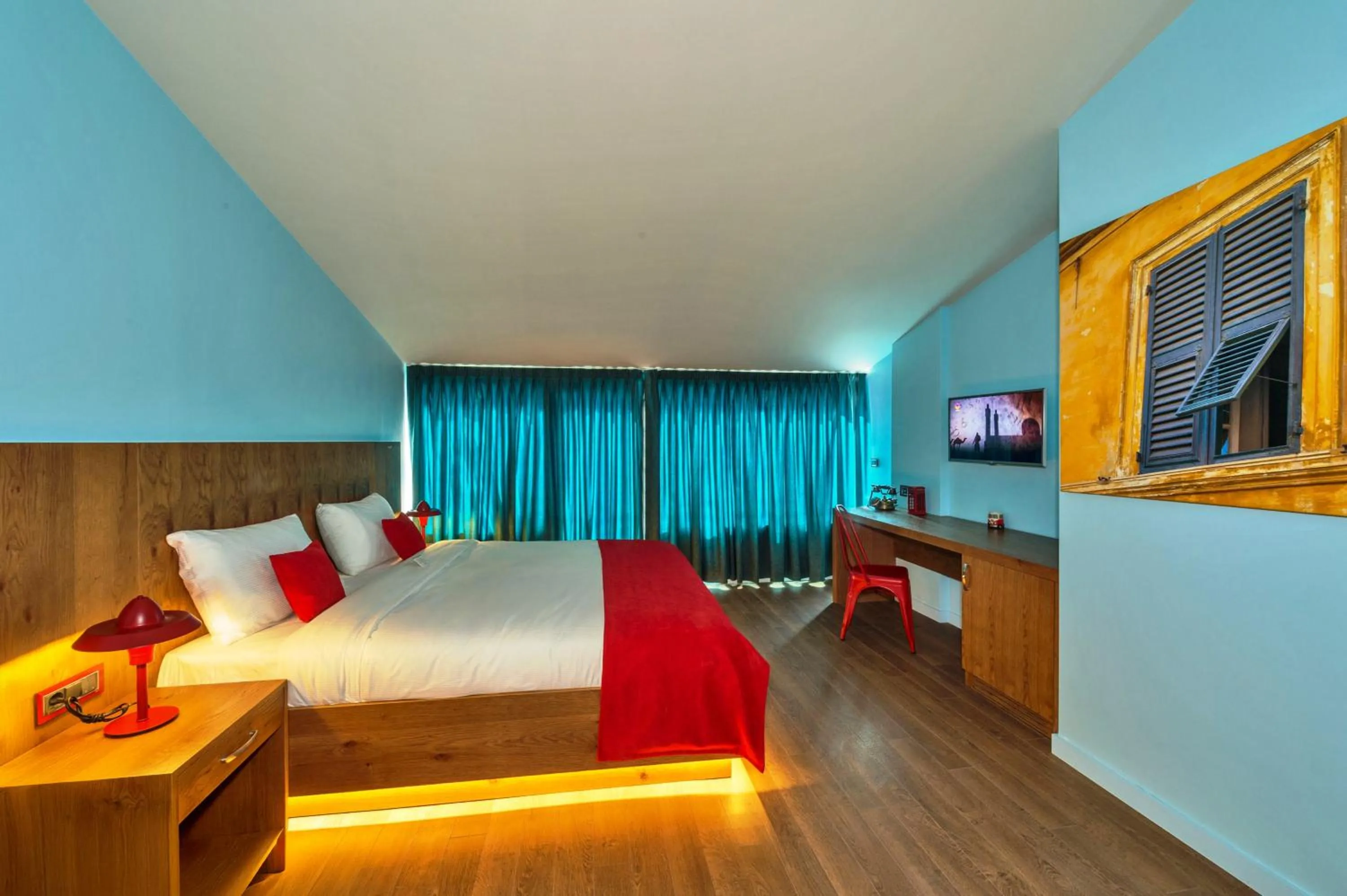 Communal lounge/ TV room, Bed in Taksim Istanbul Nis Hotel - Istiklal Street