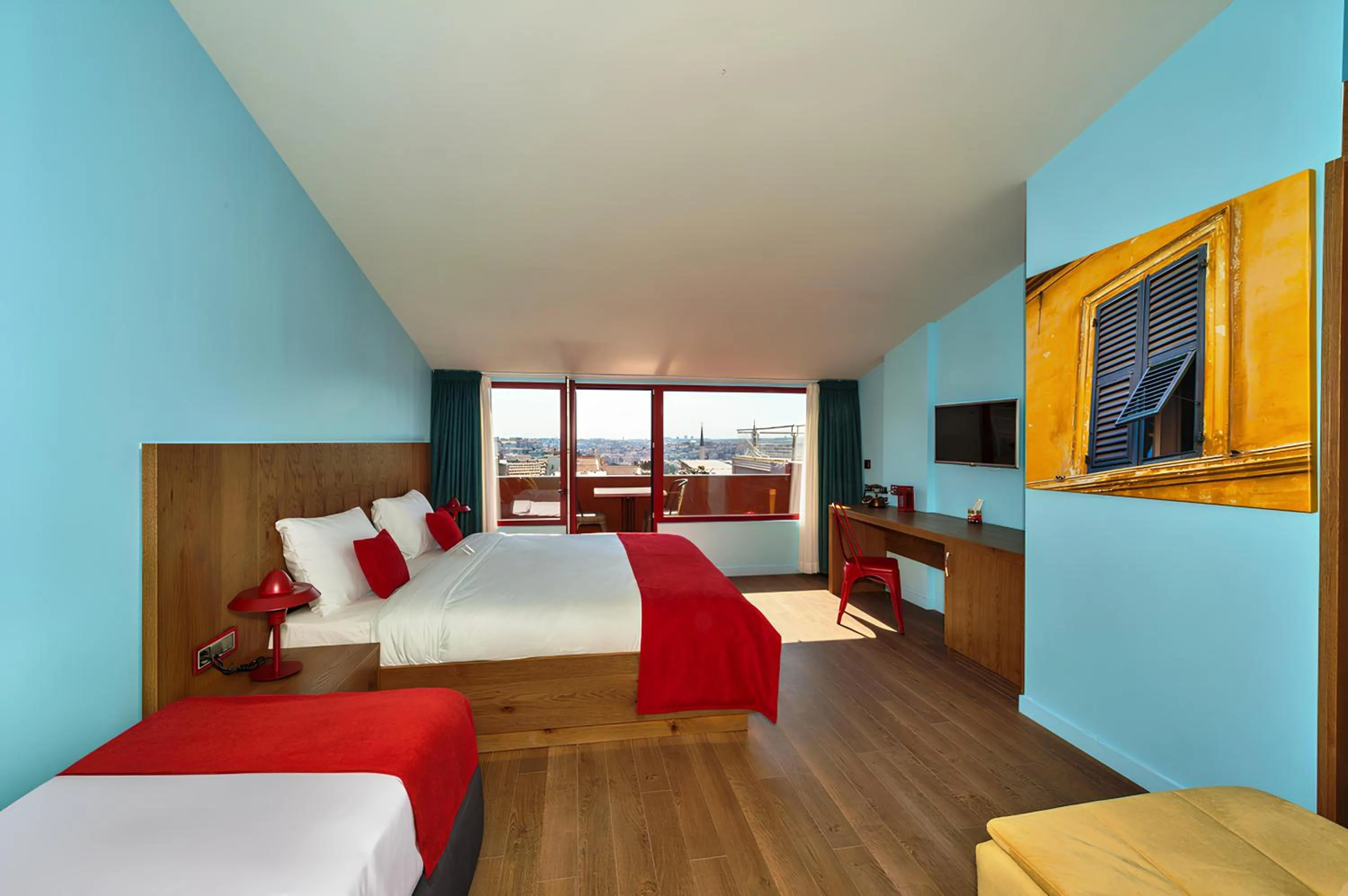 Communal lounge/ TV room, Bed in Taksim Istanbul Nis Hotel - Istiklal Street
