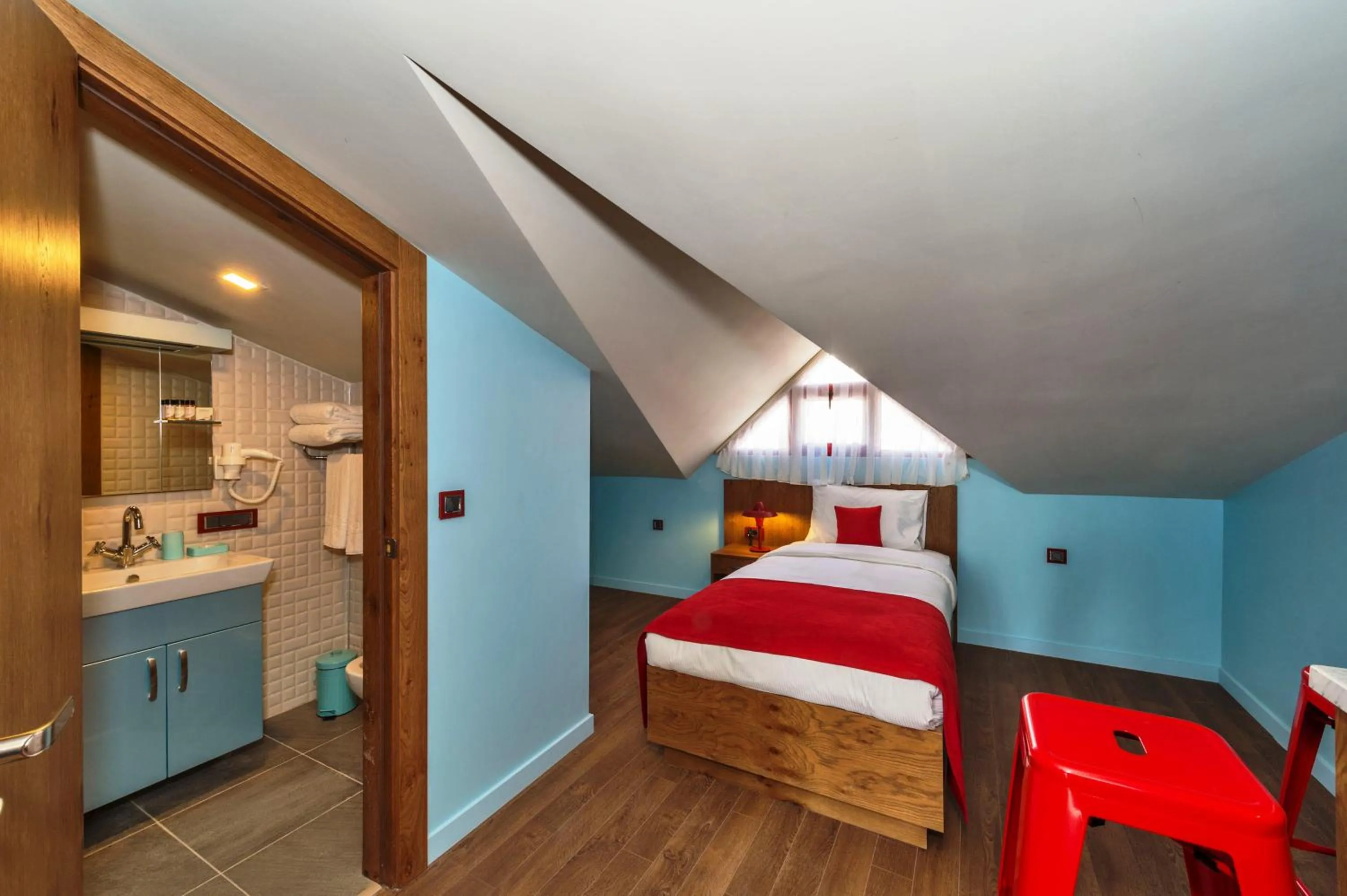 Bed in Taksim Istanbul Nis Hotel - Istiklal Street