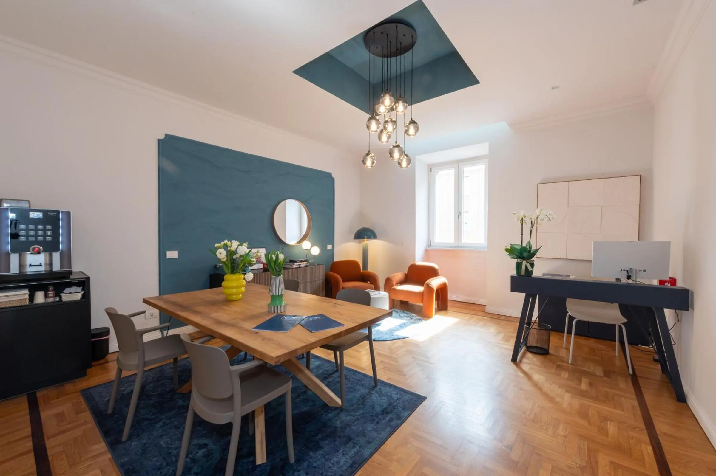 Communal lounge/ TV room in Nox