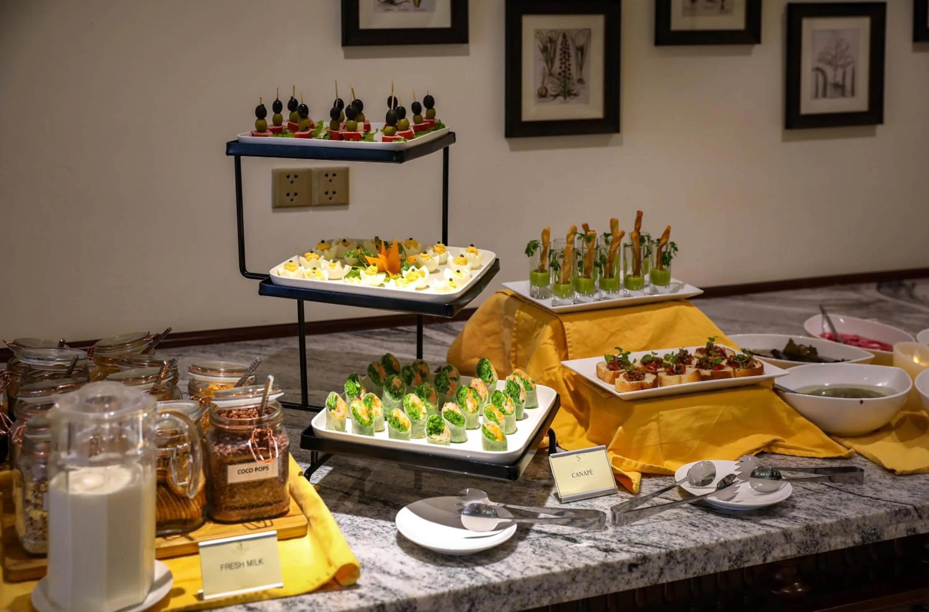 Breakfast in Mulberry Collection Silk Village