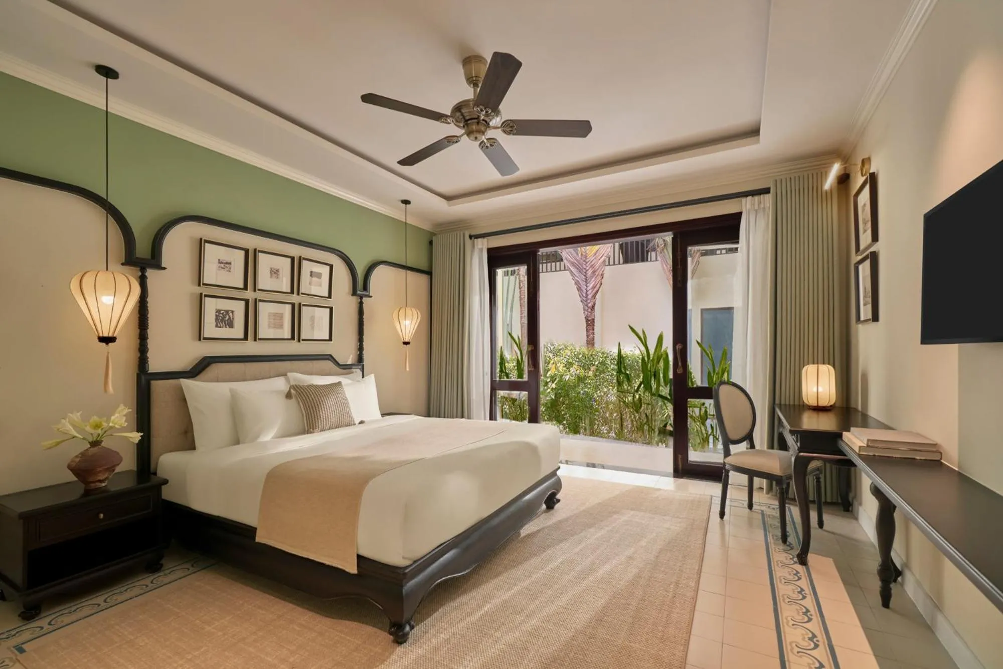 Bed in Grand Signature By M Village Hoi An Resort