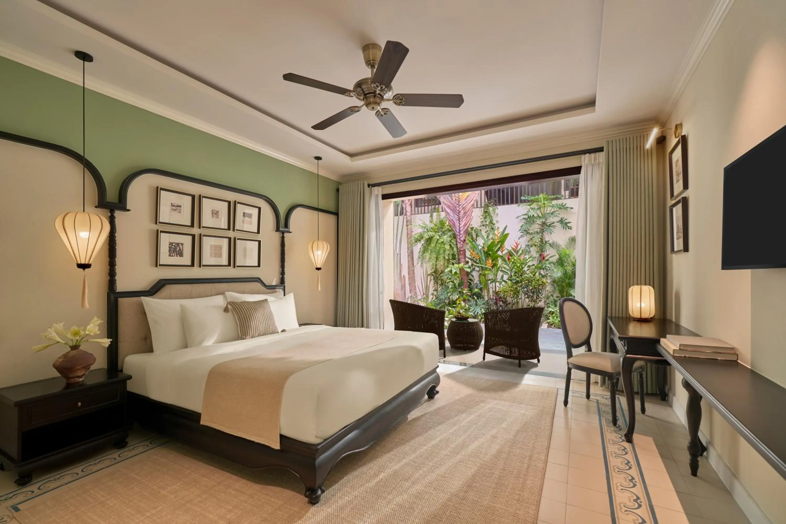 Bed in Grand Signature By M Village Hoi An Resort