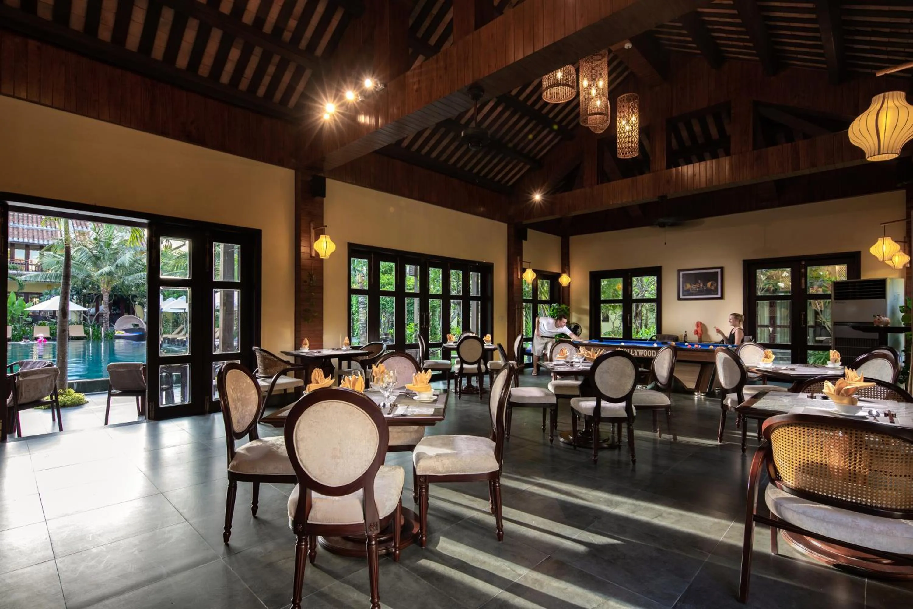 Restaurant/places to eat in Mulberry Collection Silk Village