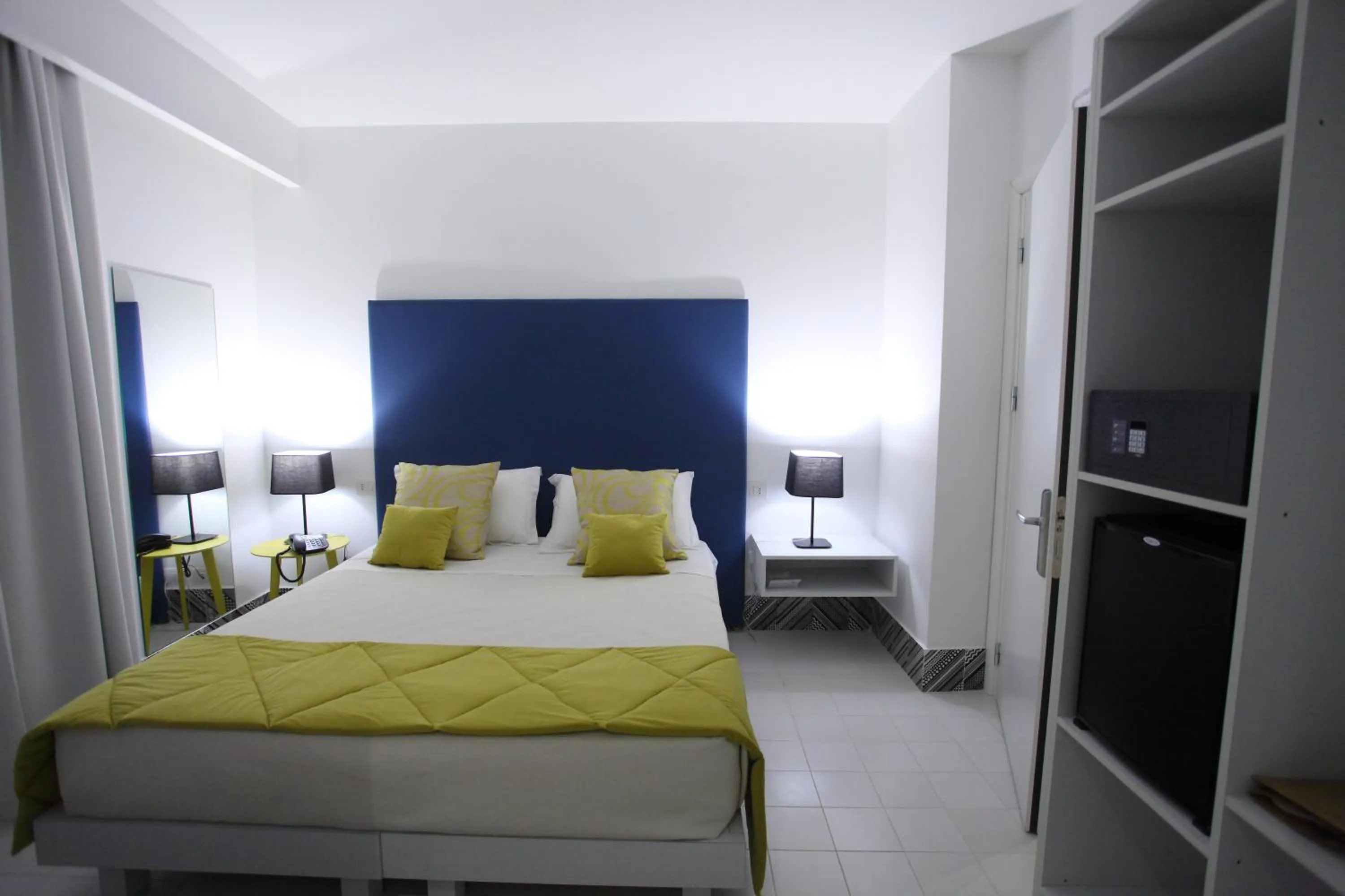 Photo of the whole room, Bed in Palma d'Oro