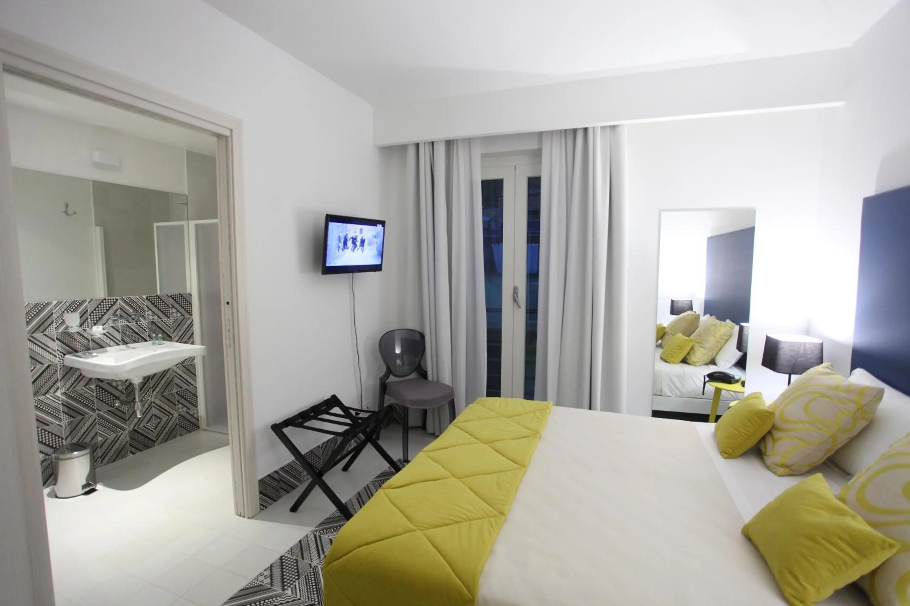 Photo of the whole room, Bed in Palma d'Oro