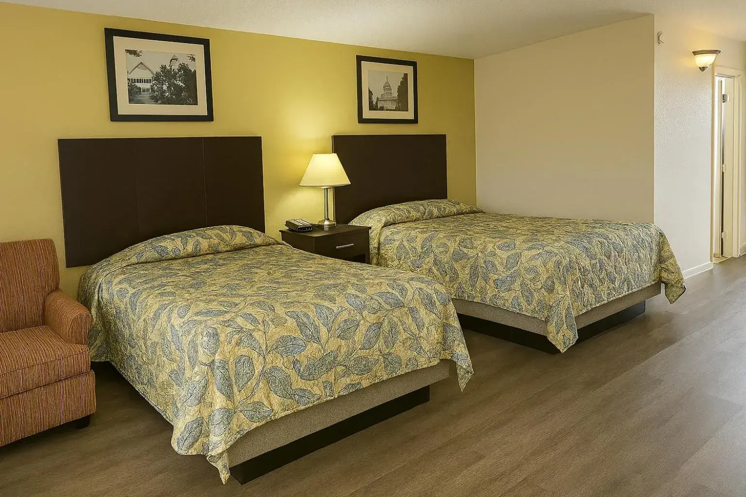 Double Room in Country Host Inn Double Room in Country Host Inn