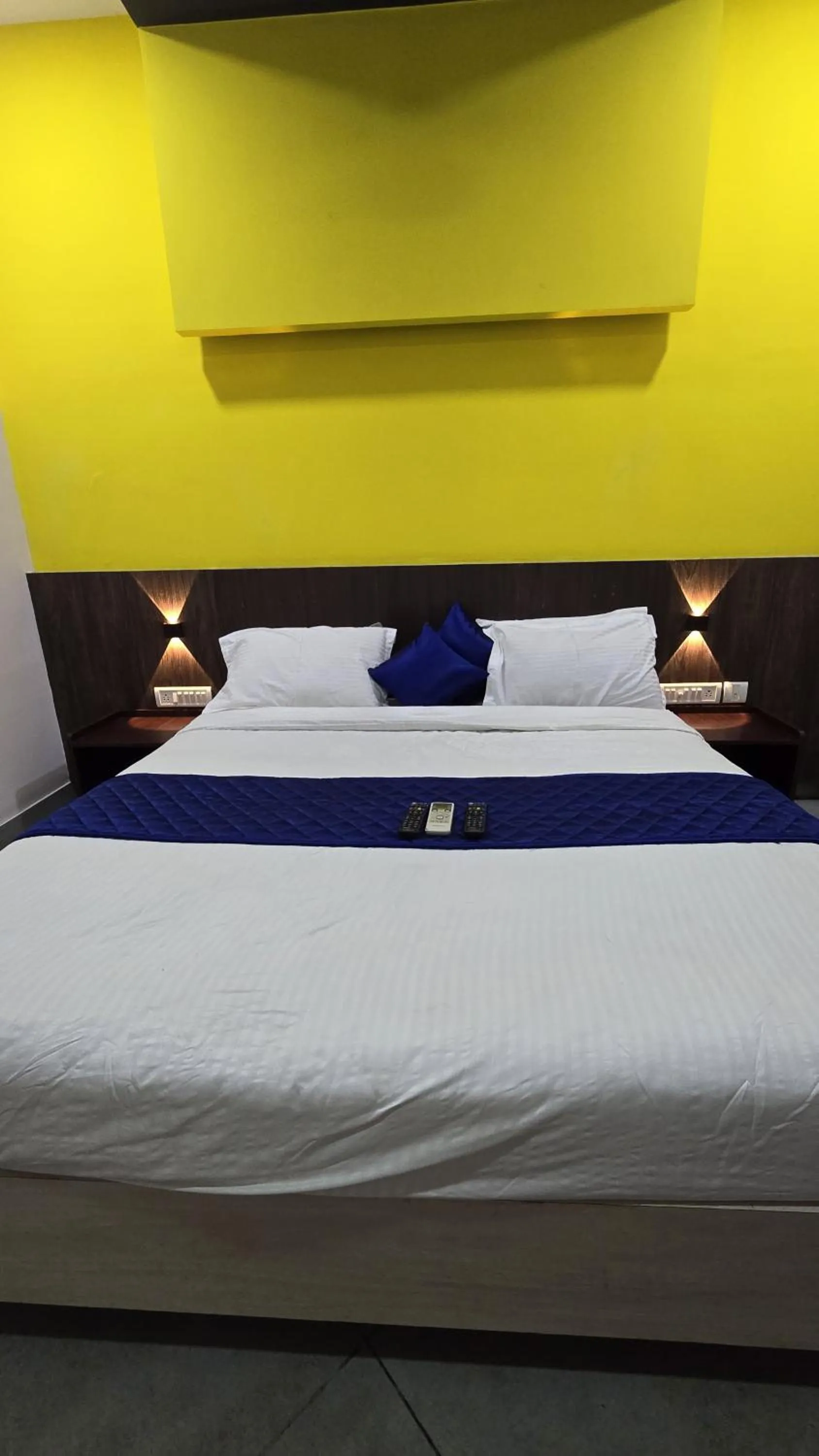Twilight Inn, Purasaiwakkam