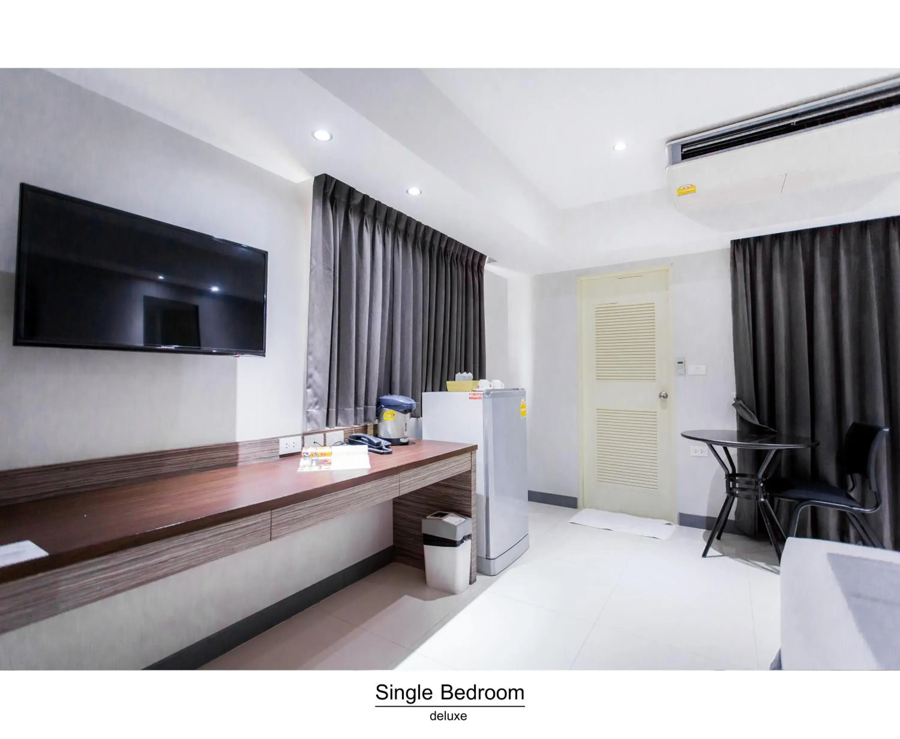 TV and multimedia, Bed in Pho Place TV and multimedia, Bed in Pho Place