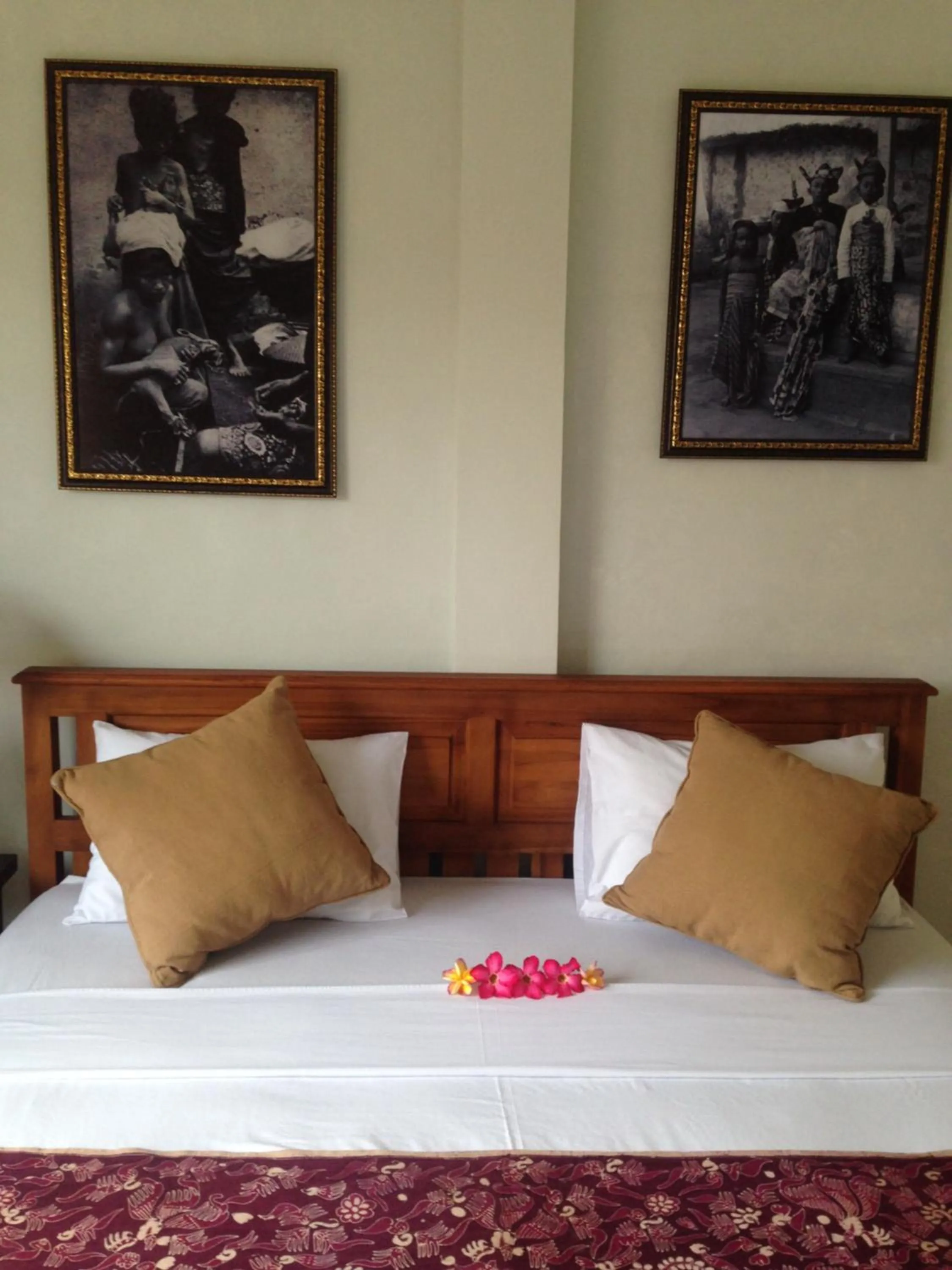 Bed in Wina Ubud B&B