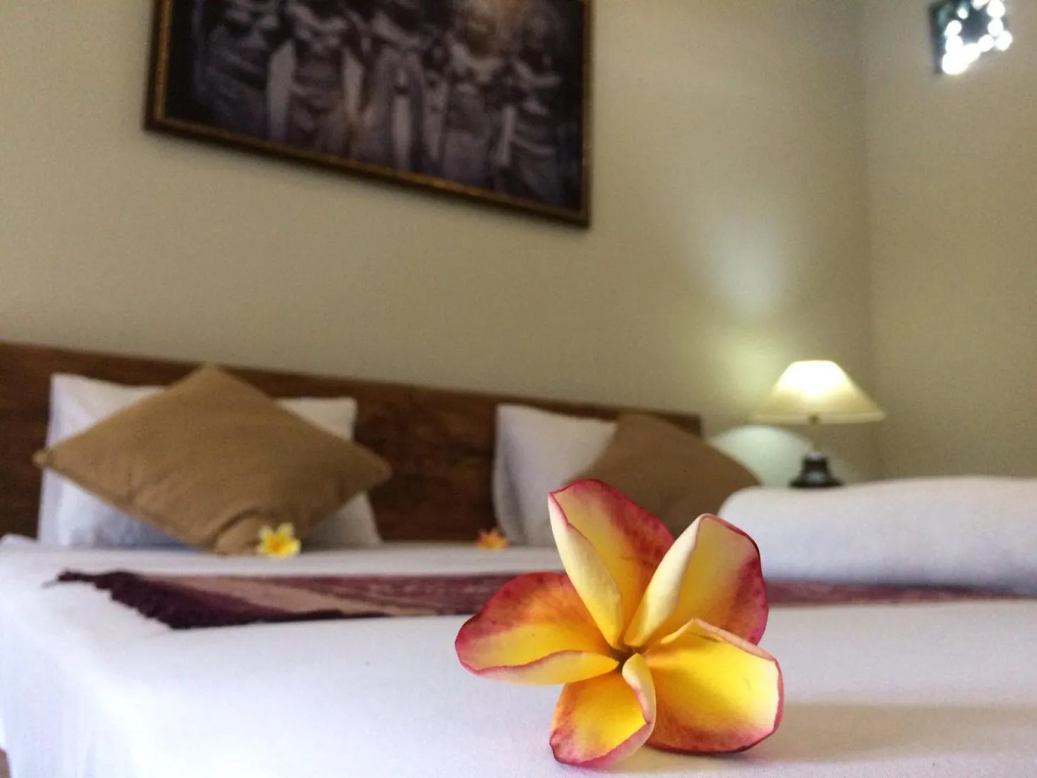 Photo of the whole room, Bed in Wina Ubud B&B