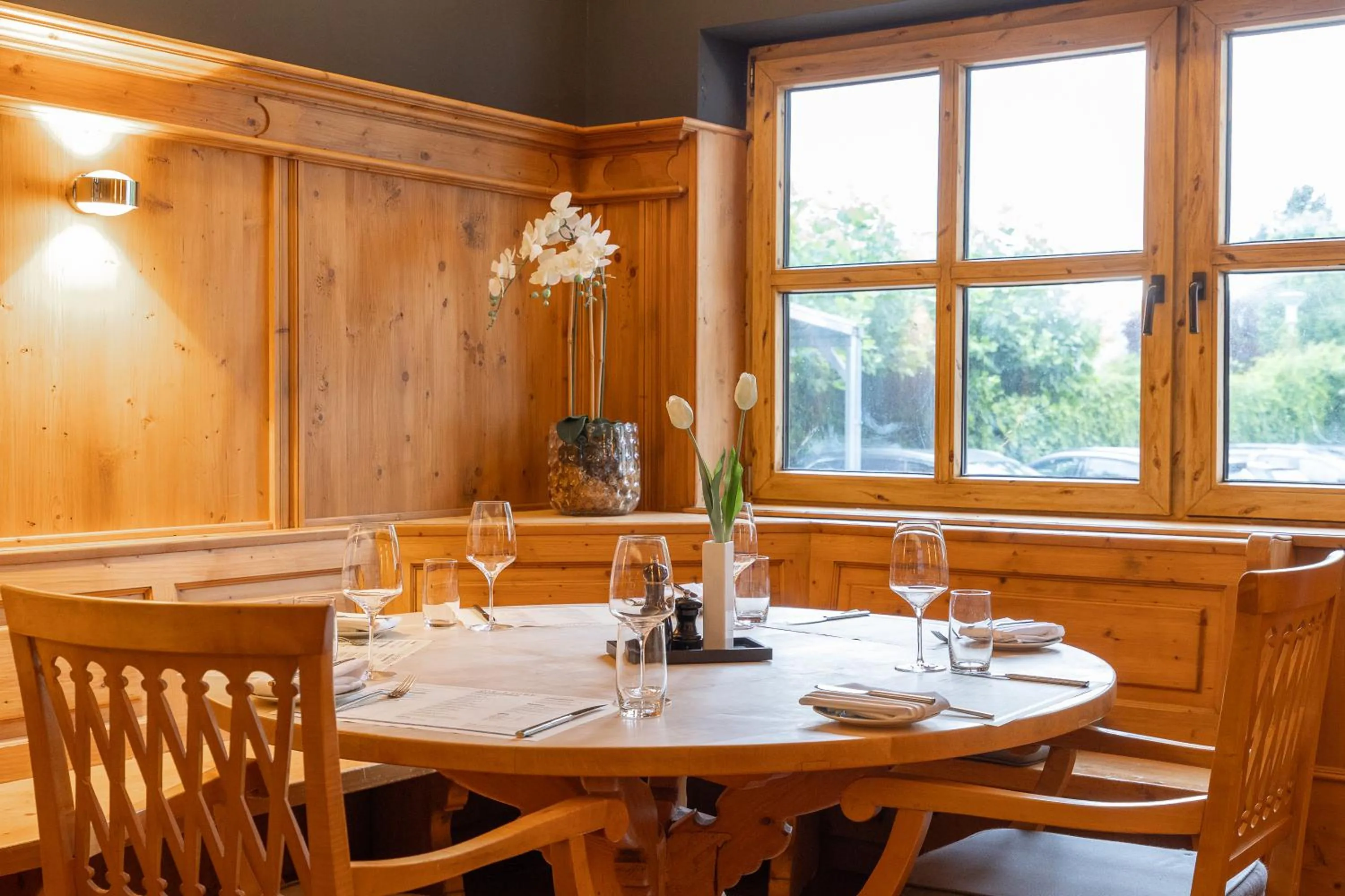 Restaurant/places to eat in &REPEAT Köln Airport