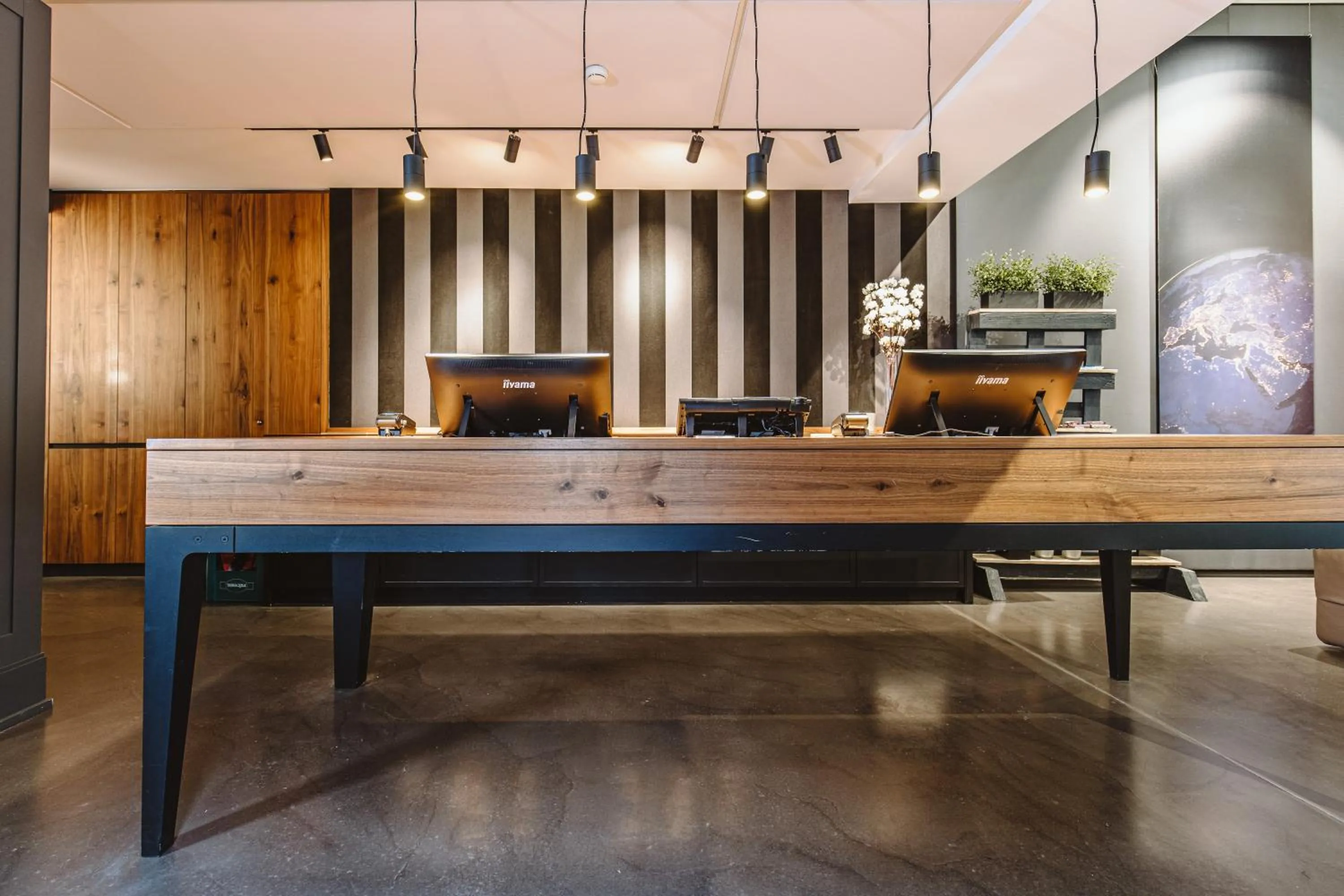 Lobby or reception in &REPEAT Köln Airport