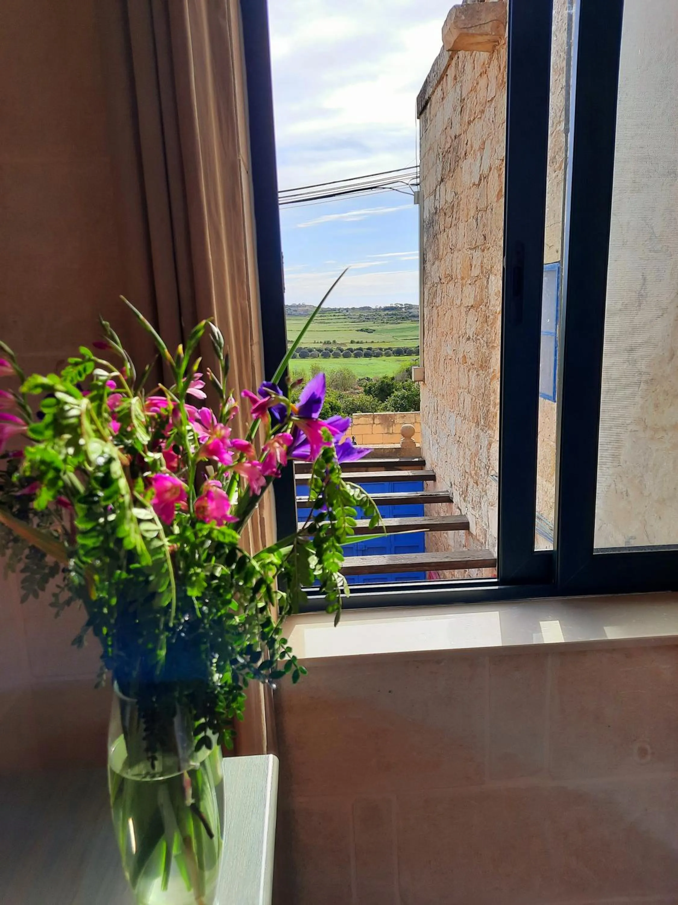 Quiet street view, Sea View in Il-Wileġ Bed & Breakfast