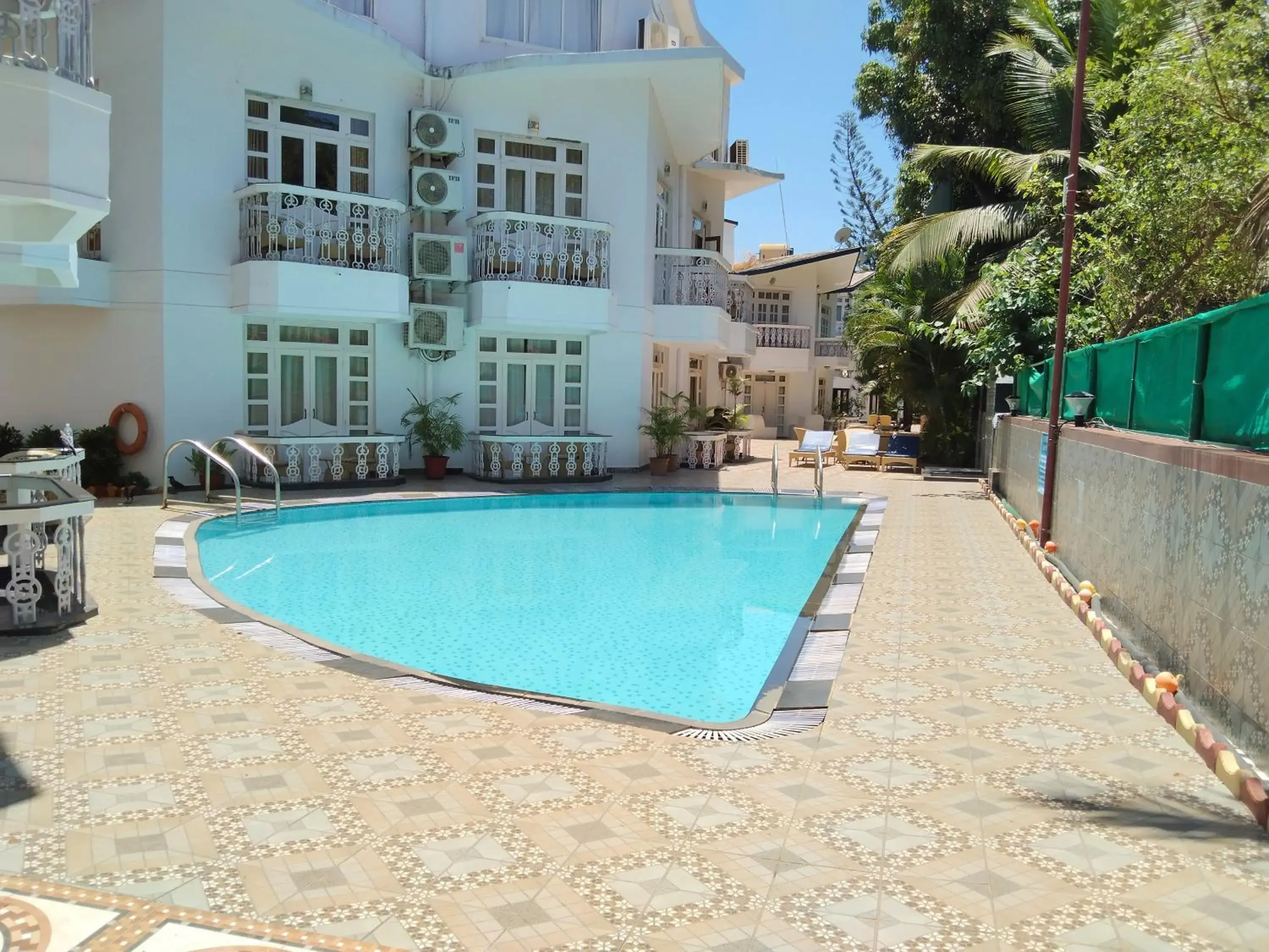 Swimming pool in Sunset Beach Resort Swimming pool in Sunset Beach Resort
