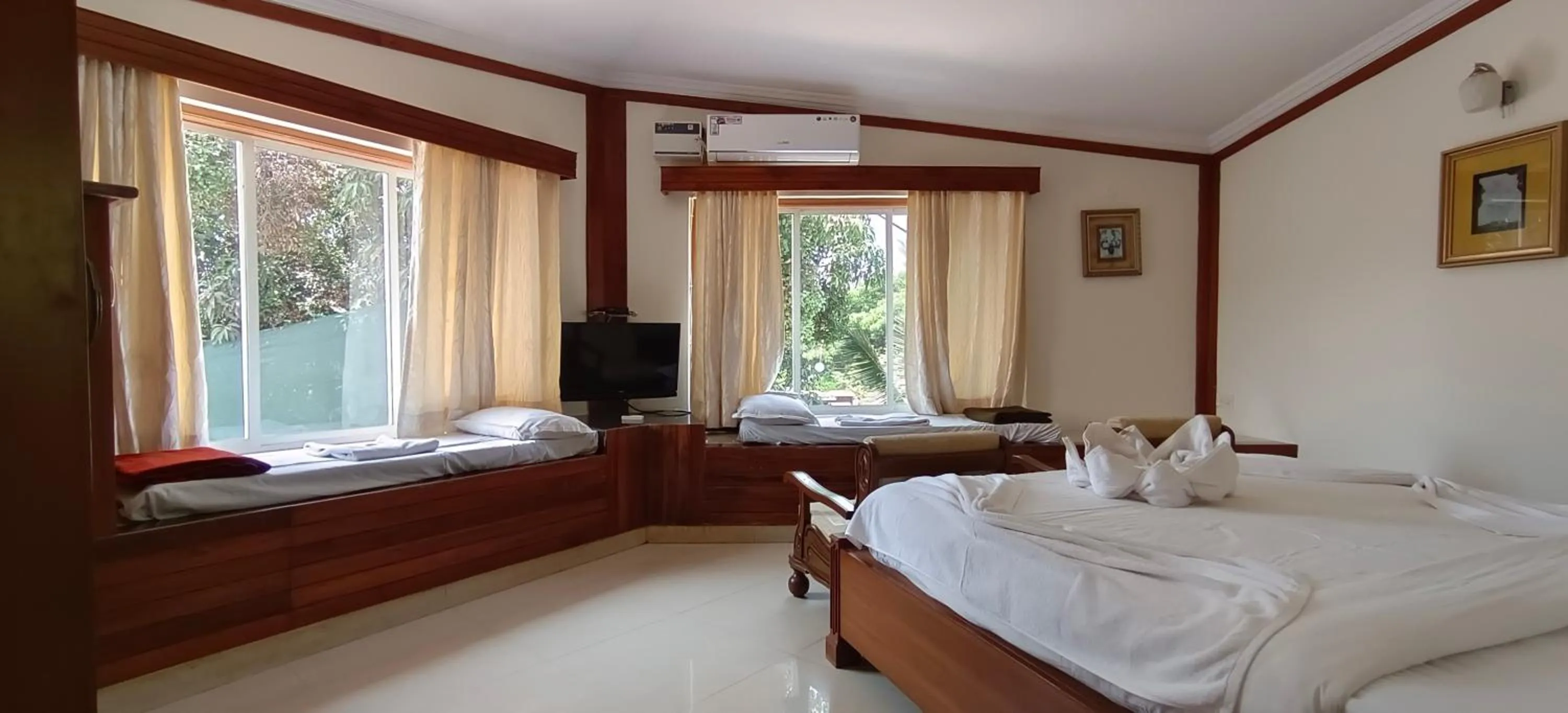 Bed in Sunset Beach Resort