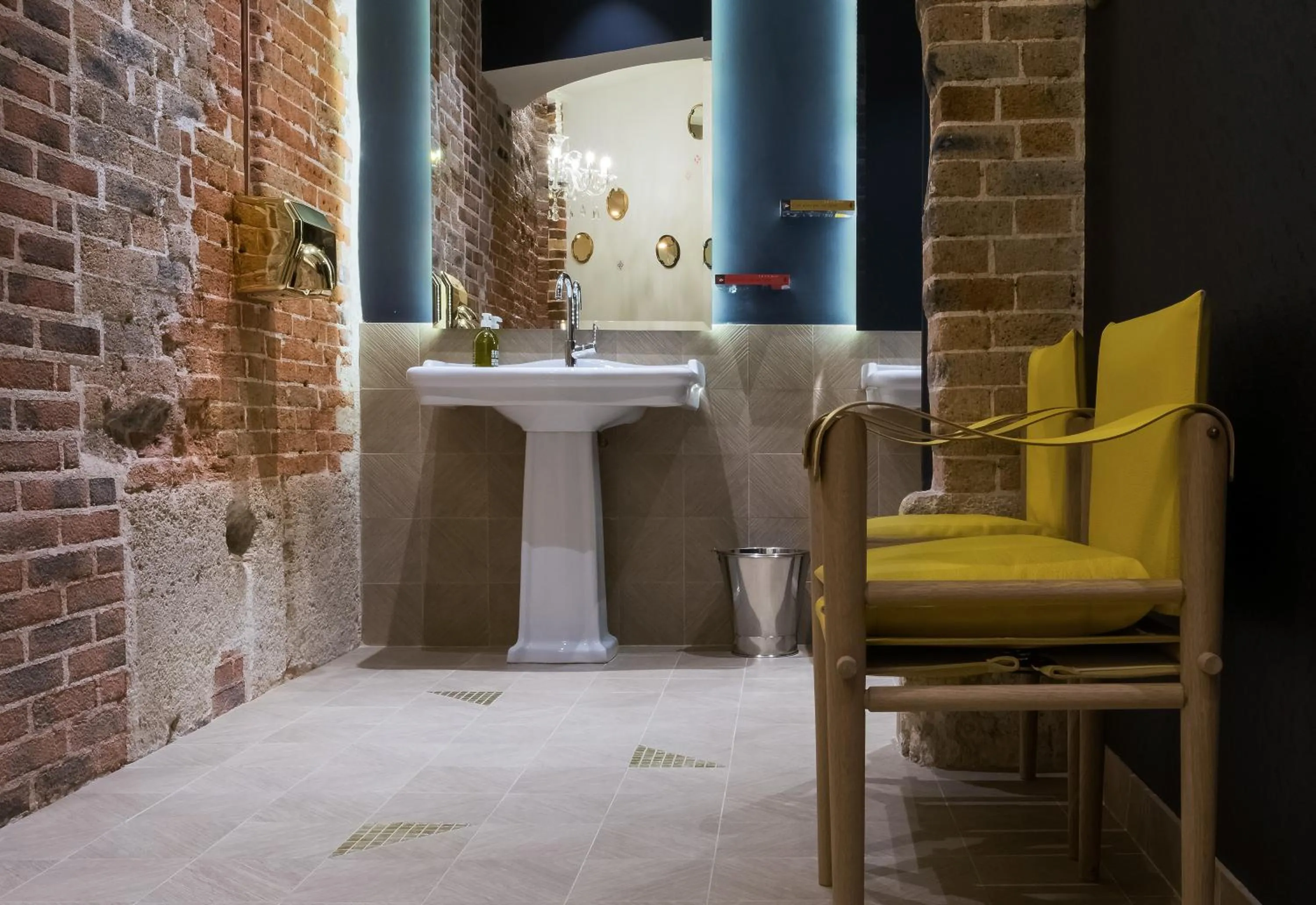 Area and facilities in Hotel 34B - Astotel