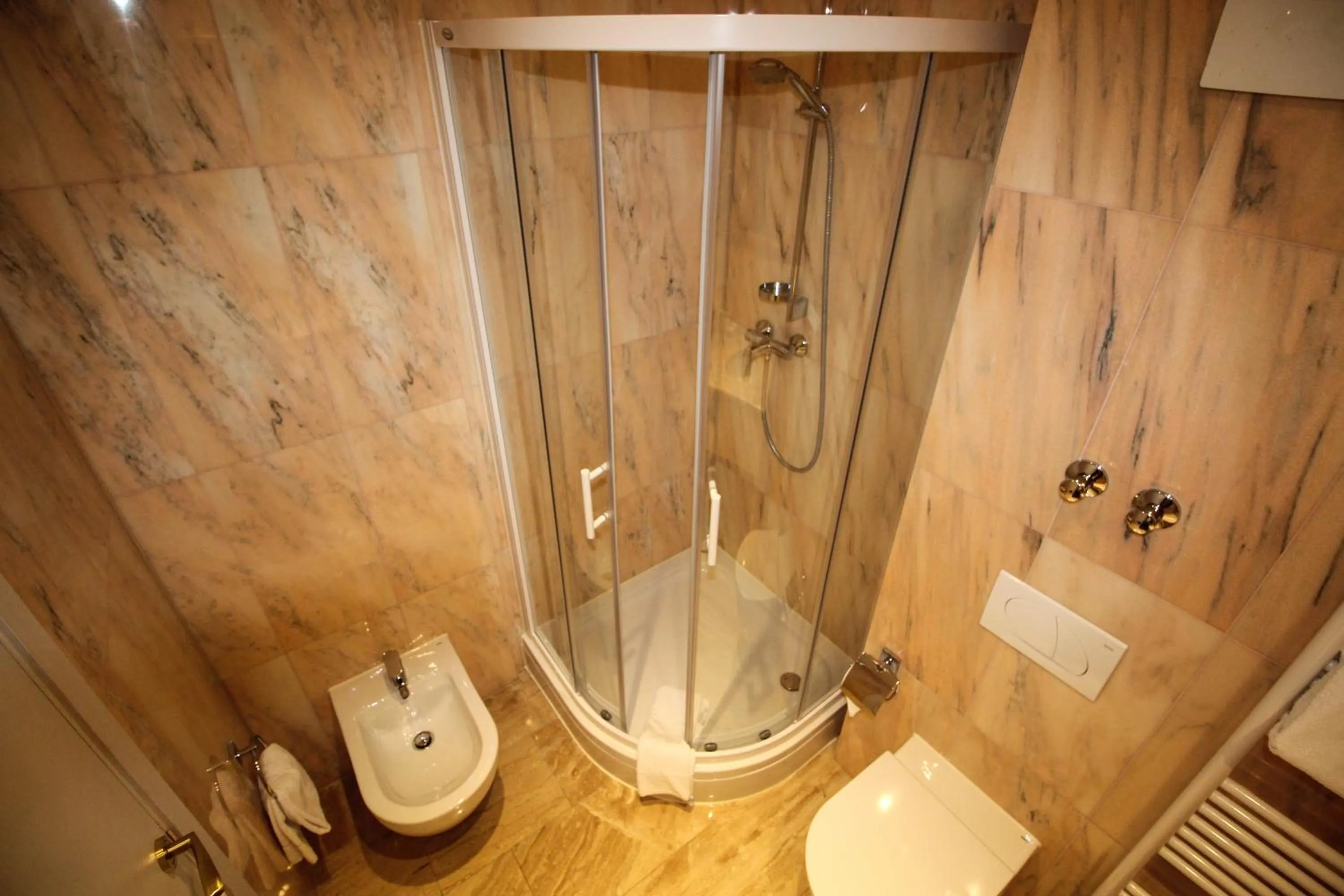 Shower in Grand Hotel Palladium