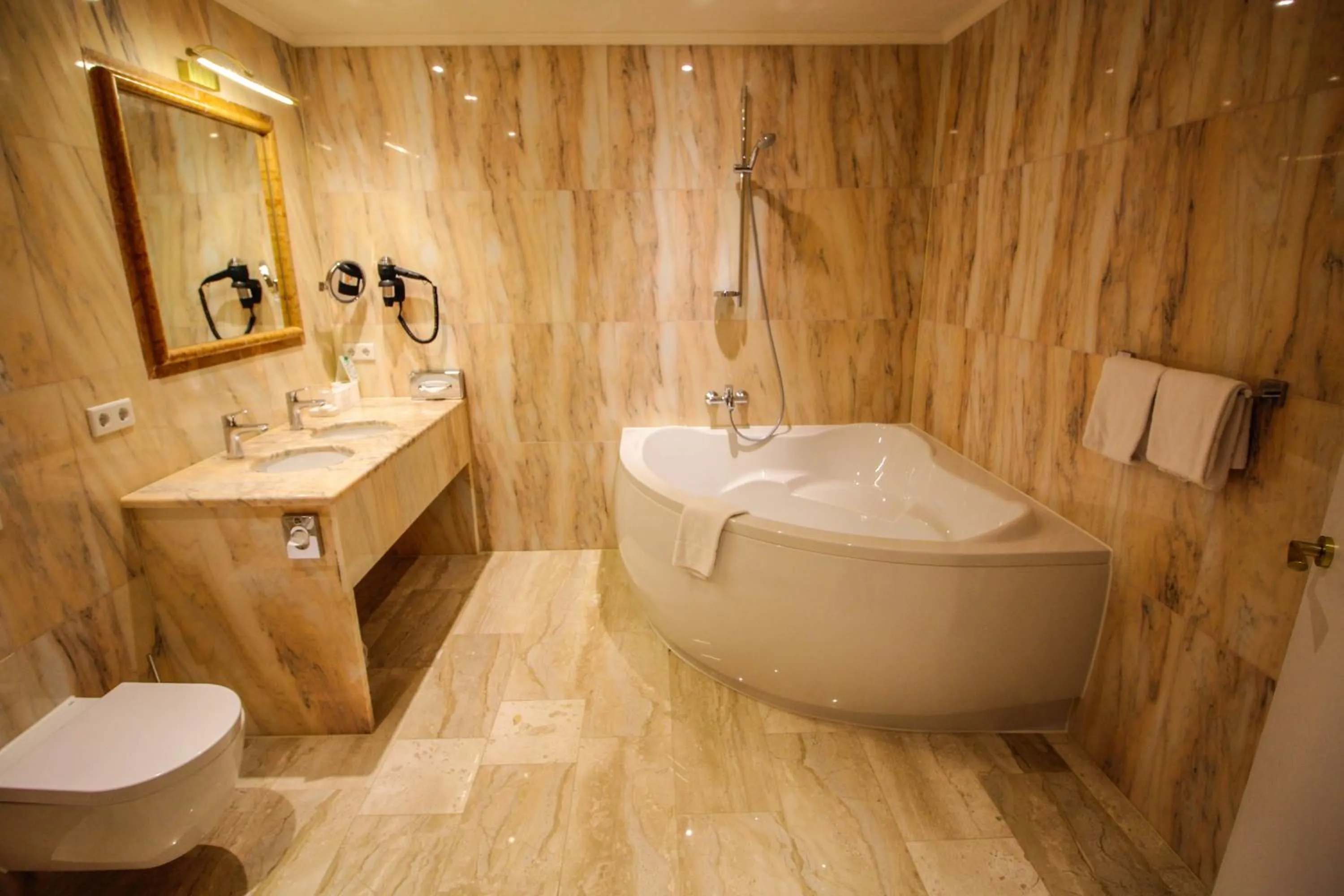 Toilet in Grand Hotel Palladium