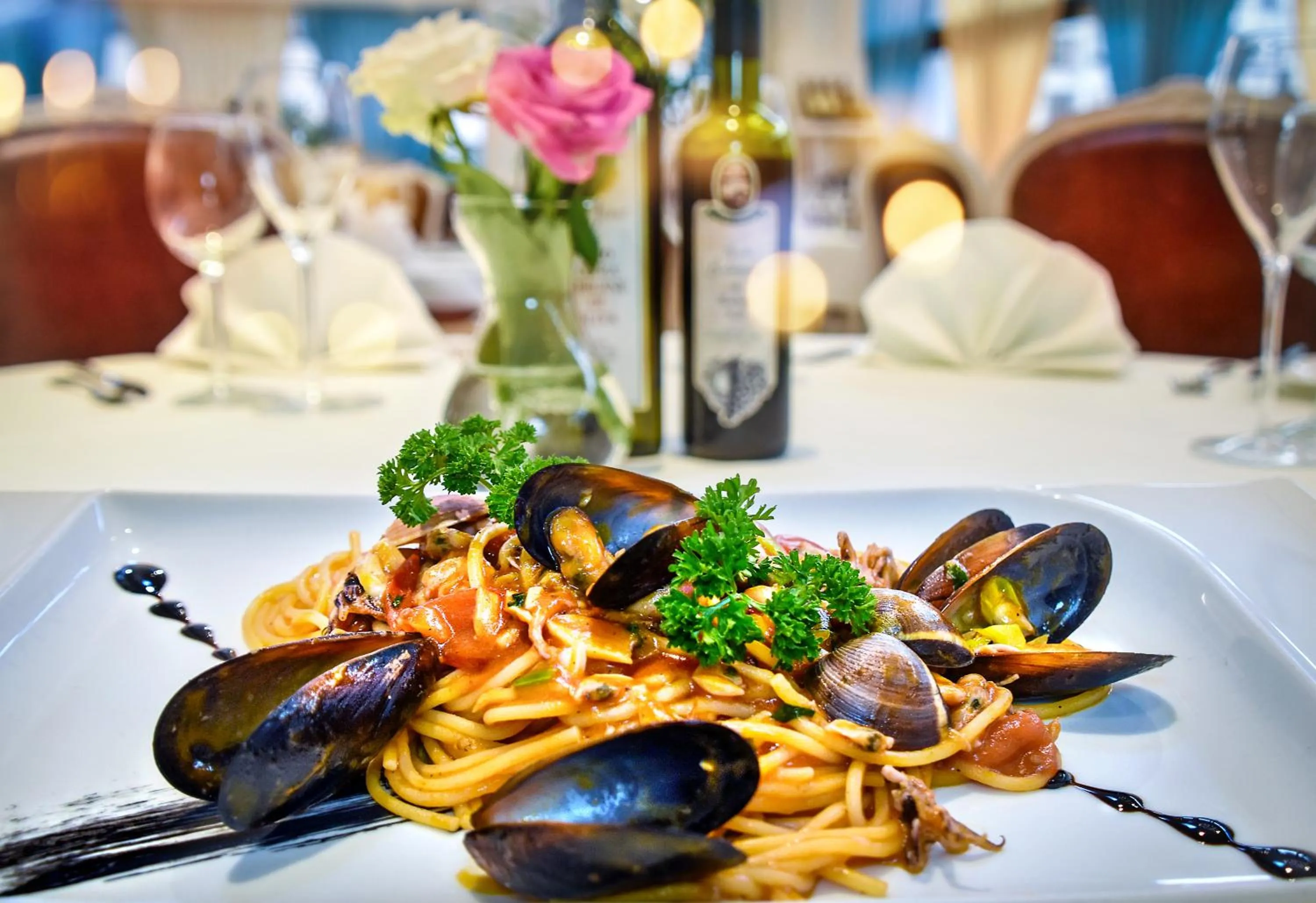 Restaurant/places to eat in Grand Hotel Palladium