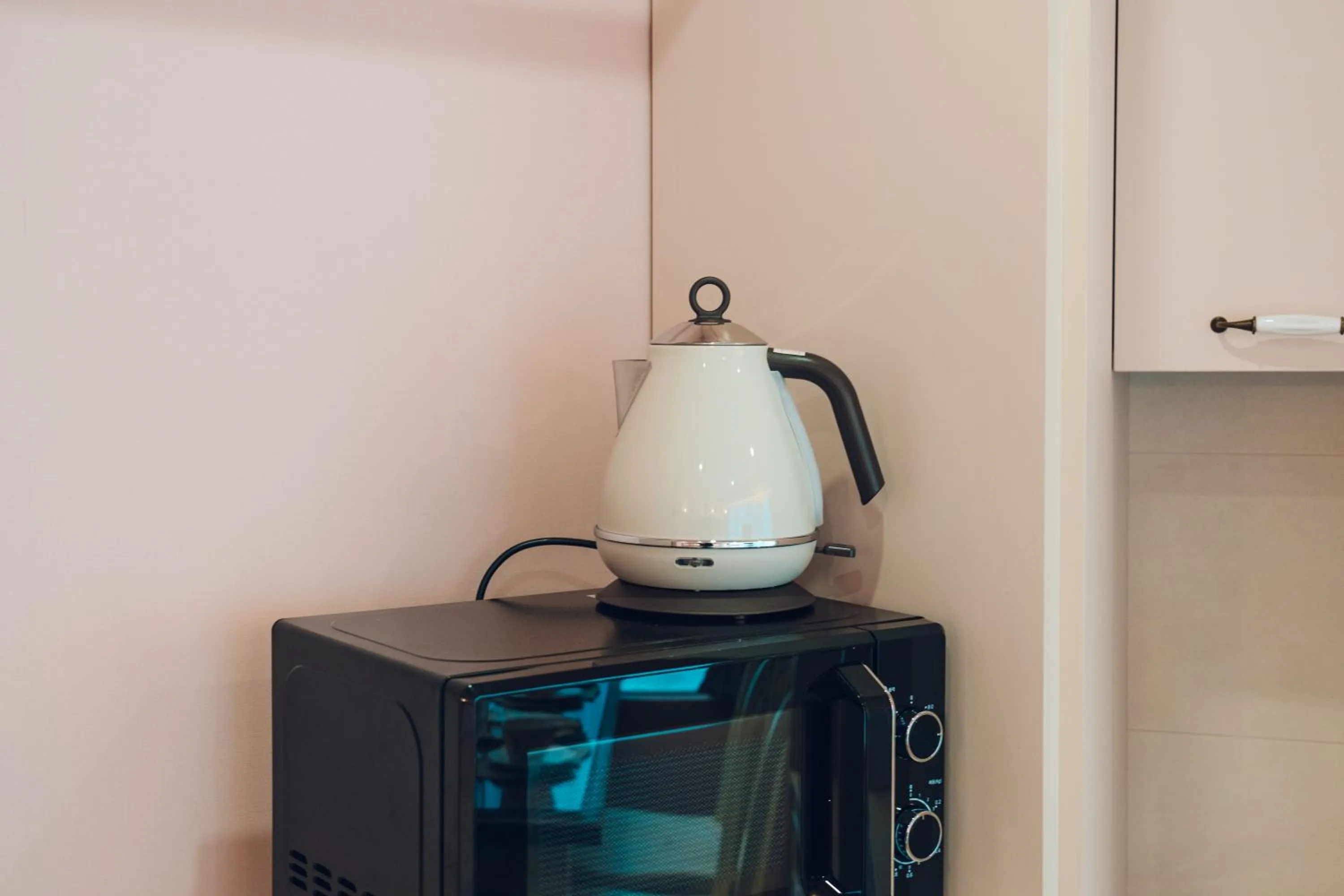 microwave in Monthliv Jongno Jonggak Stay