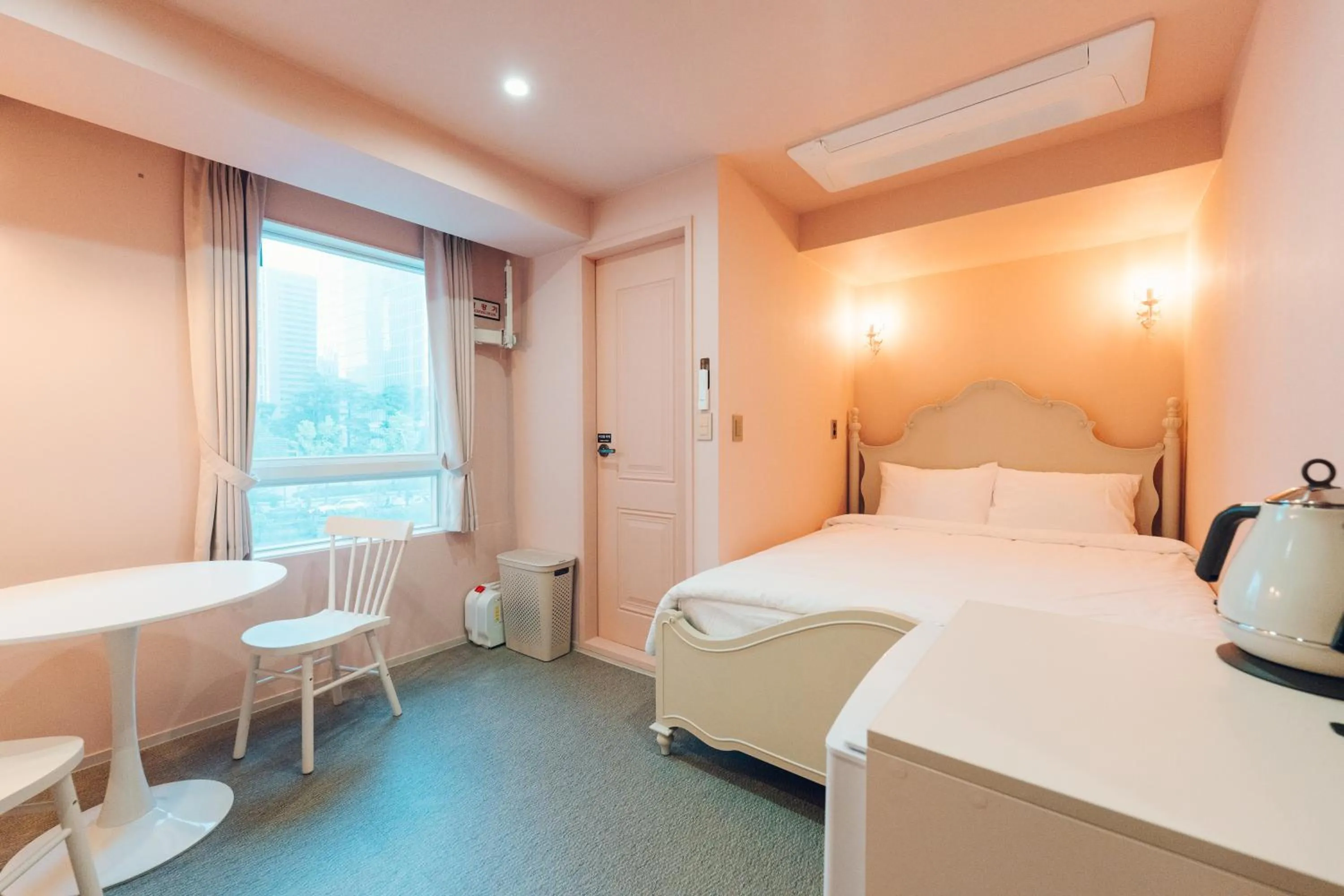 Bedroom, Bed in Monthliv Jongno Jonggak Stay