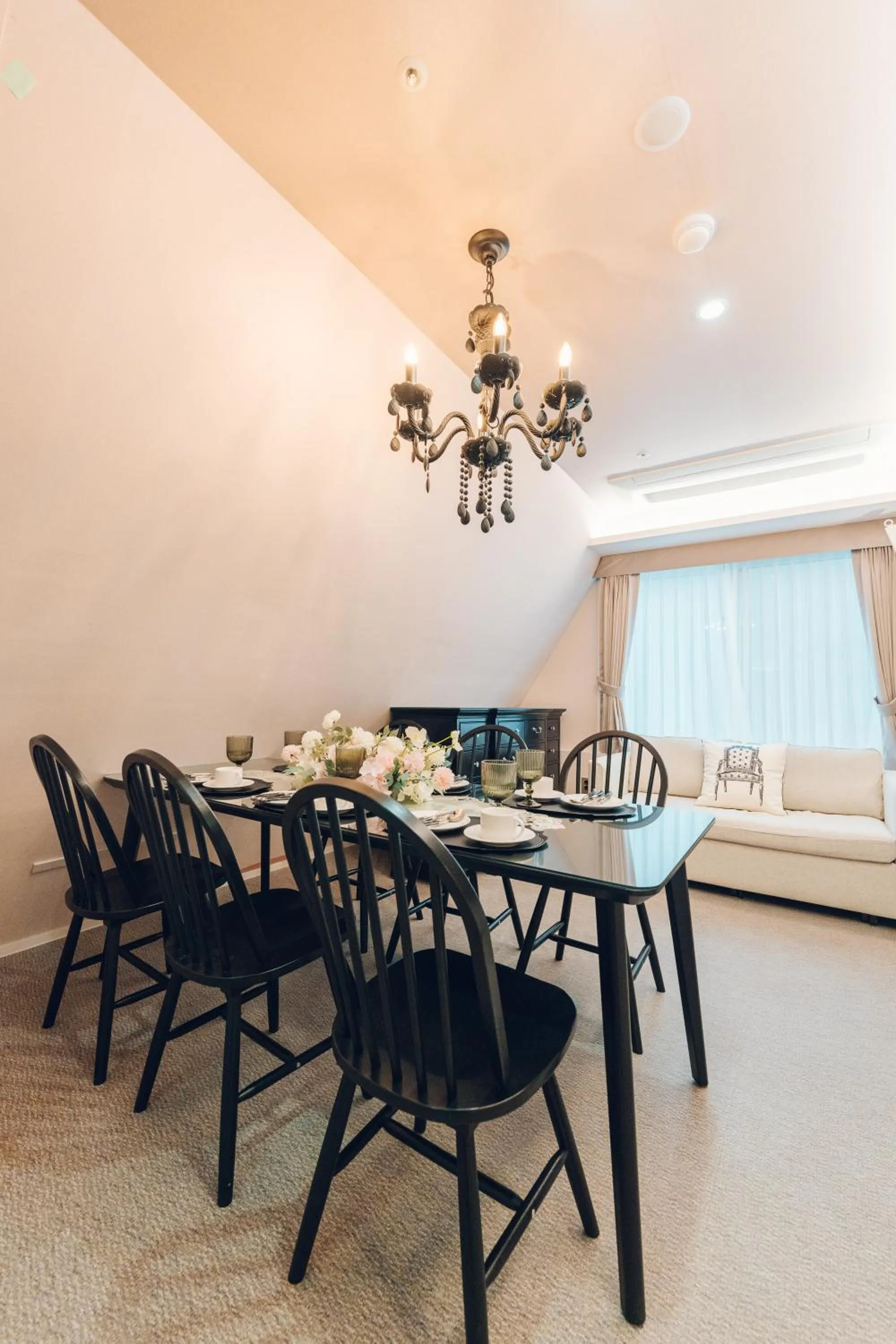 Dining area in Monthliv Jongno Jonggak Stay