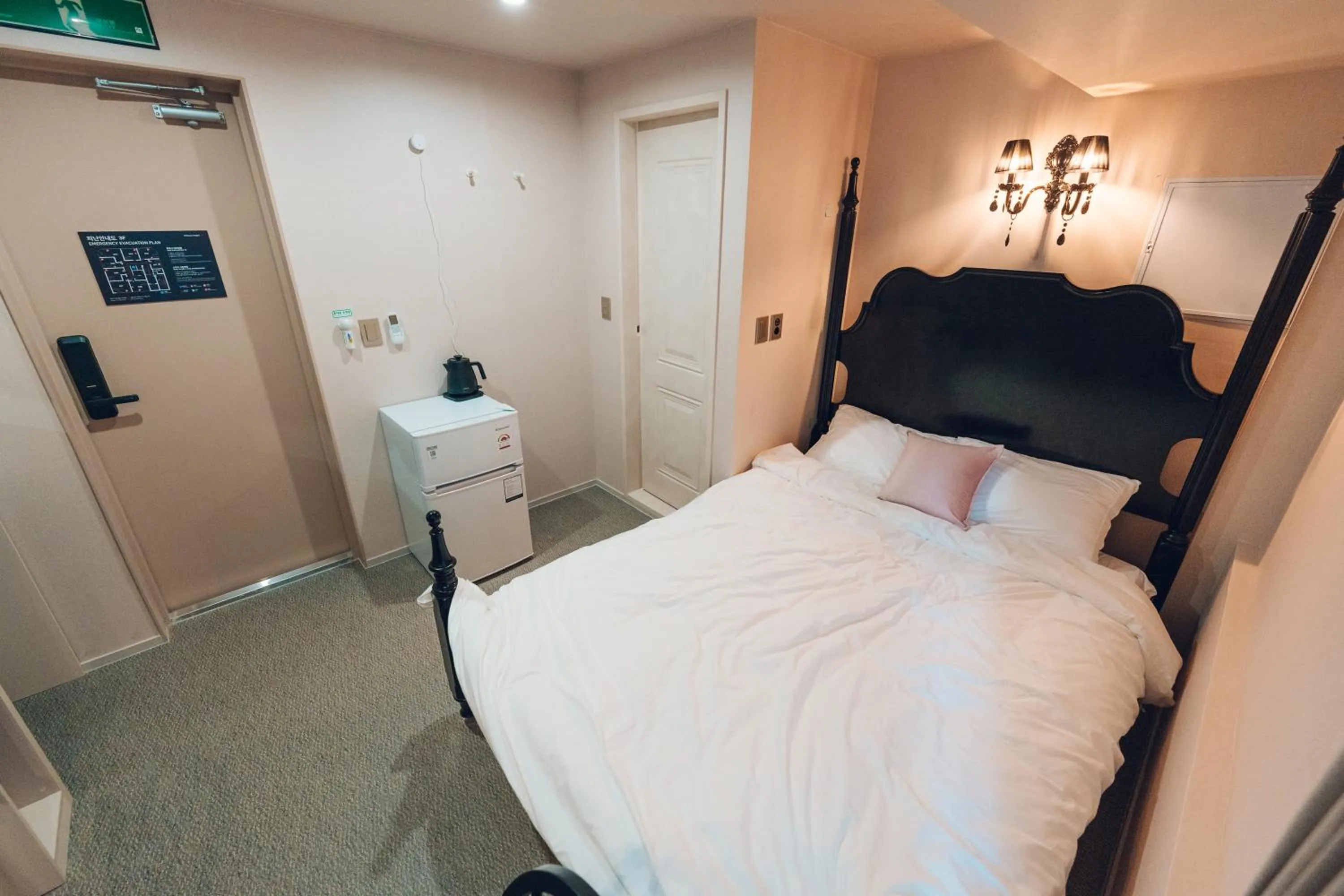 Bed in Monthliv Jongno Jonggak Stay