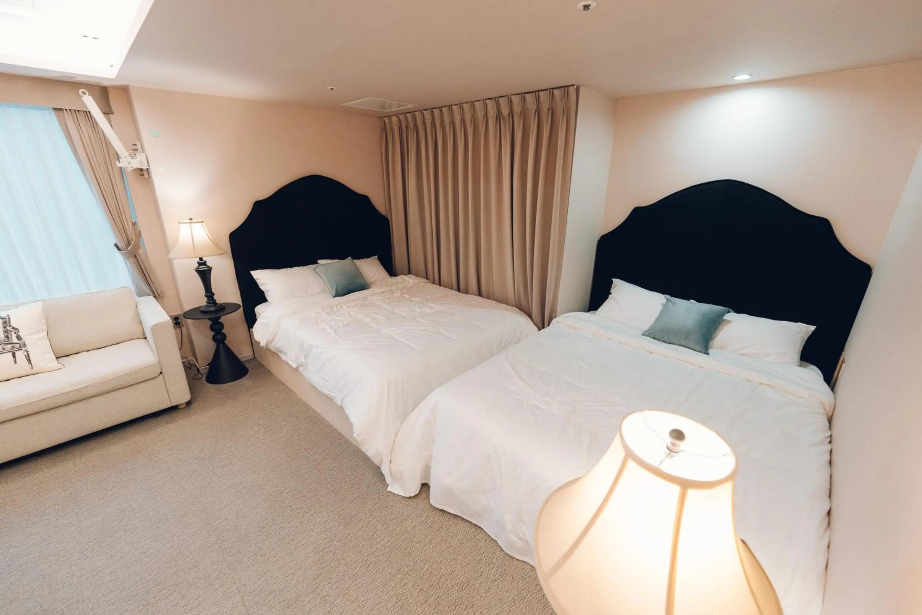 Bed in Monthliv Jongno Jonggak Stay