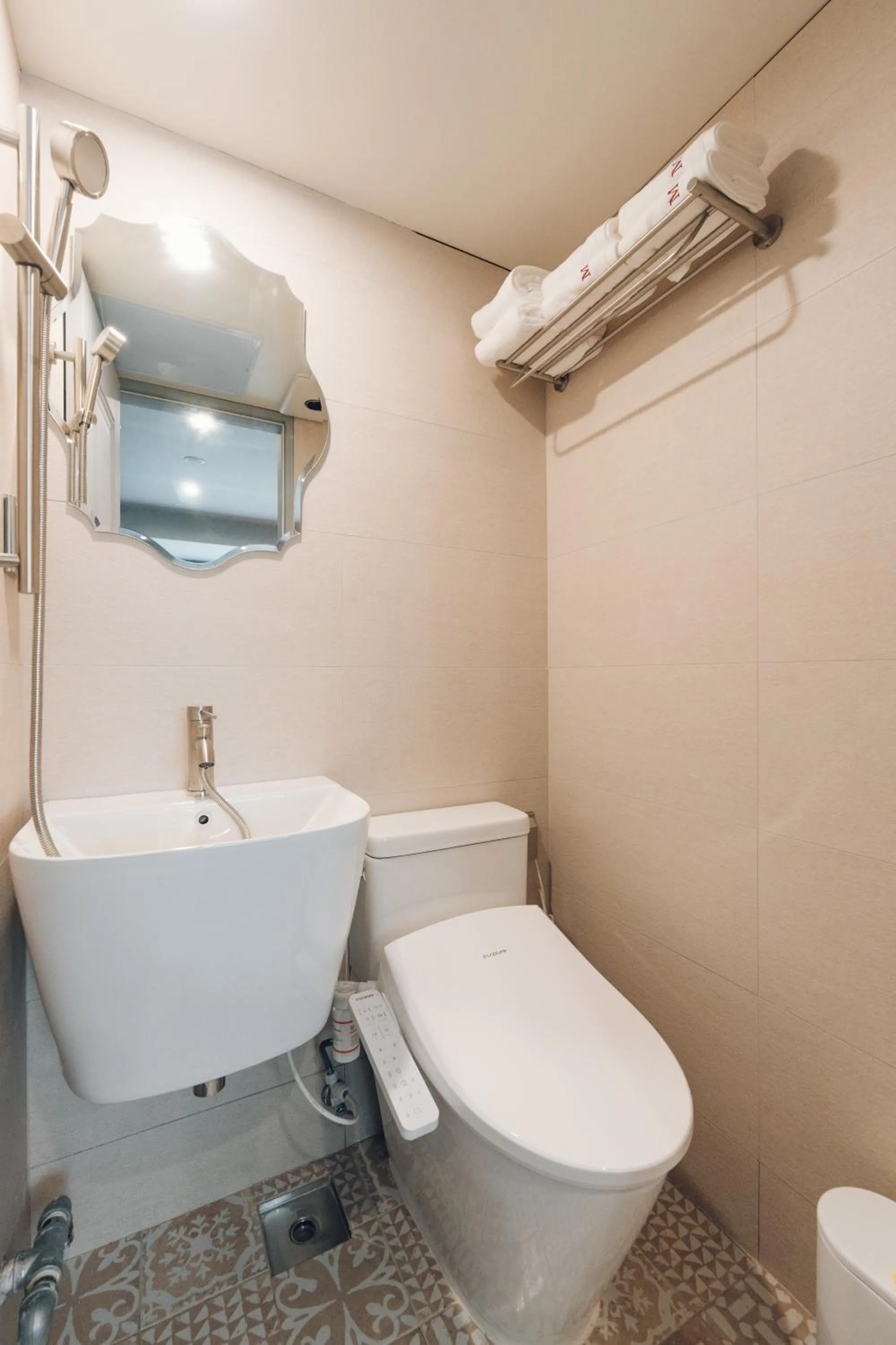 Shower in Monthliv Jongno Jonggak Stay