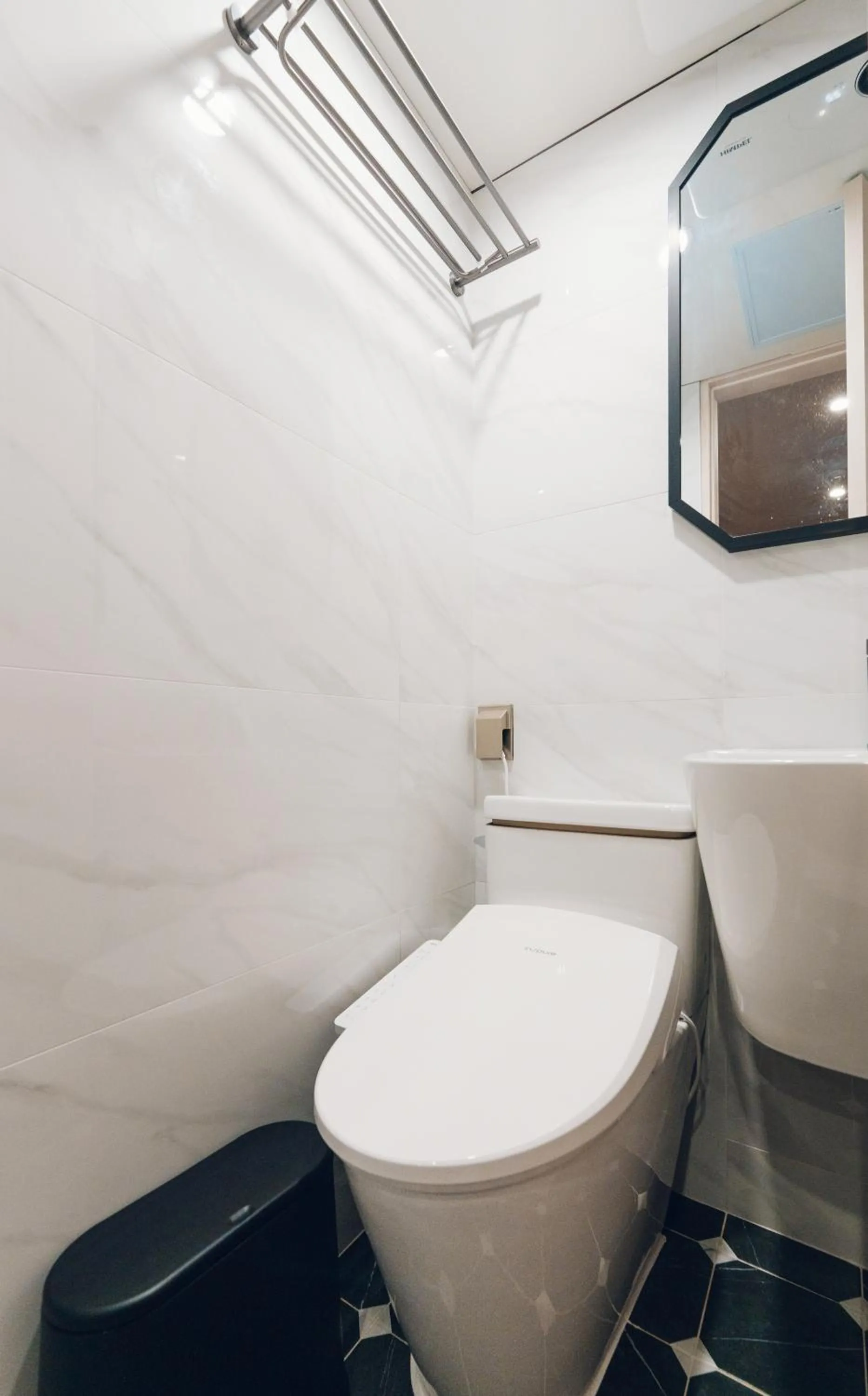 Shower in Monthliv Jongno Jonggak Stay