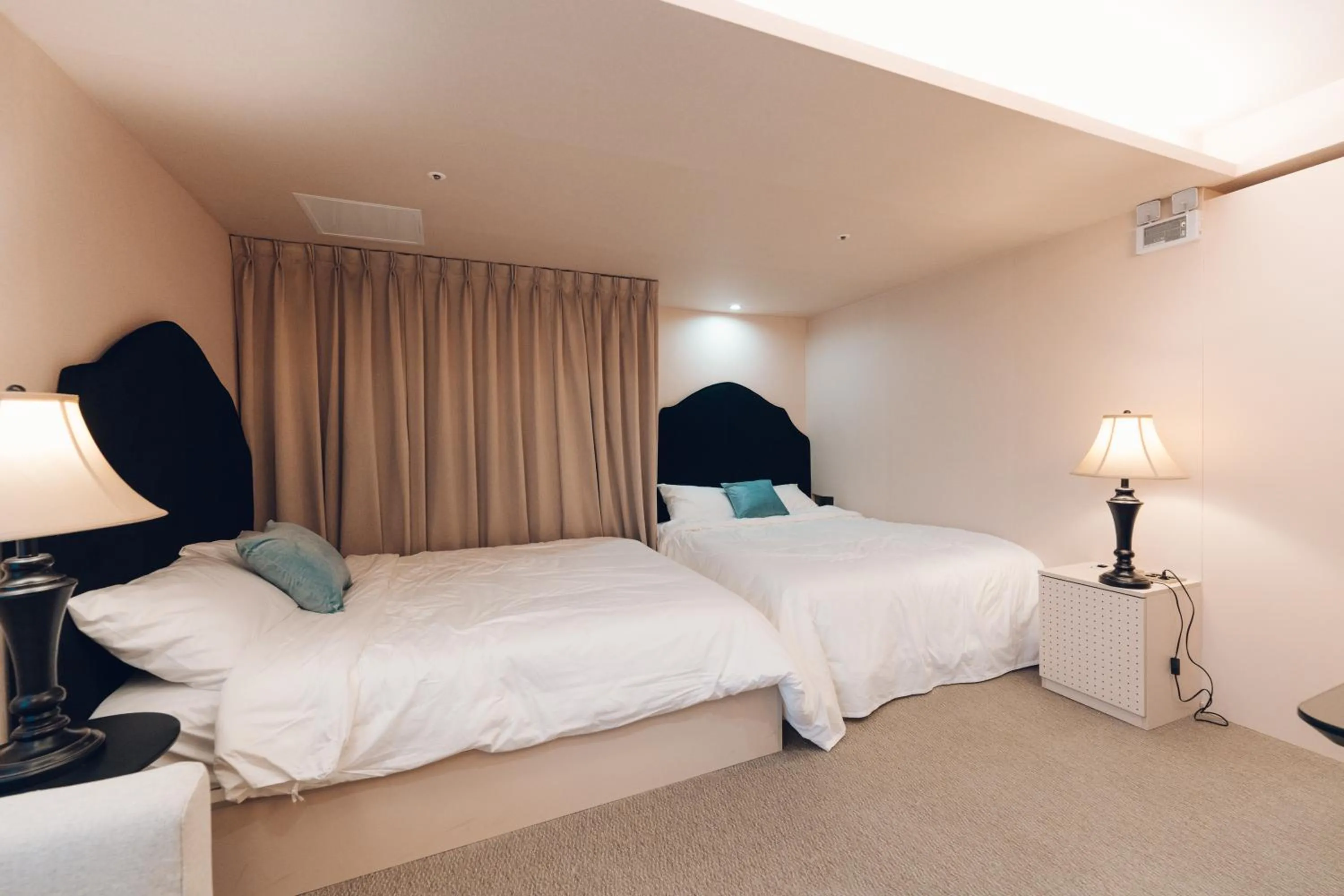 Bed in Monthliv Jongno Jonggak Stay