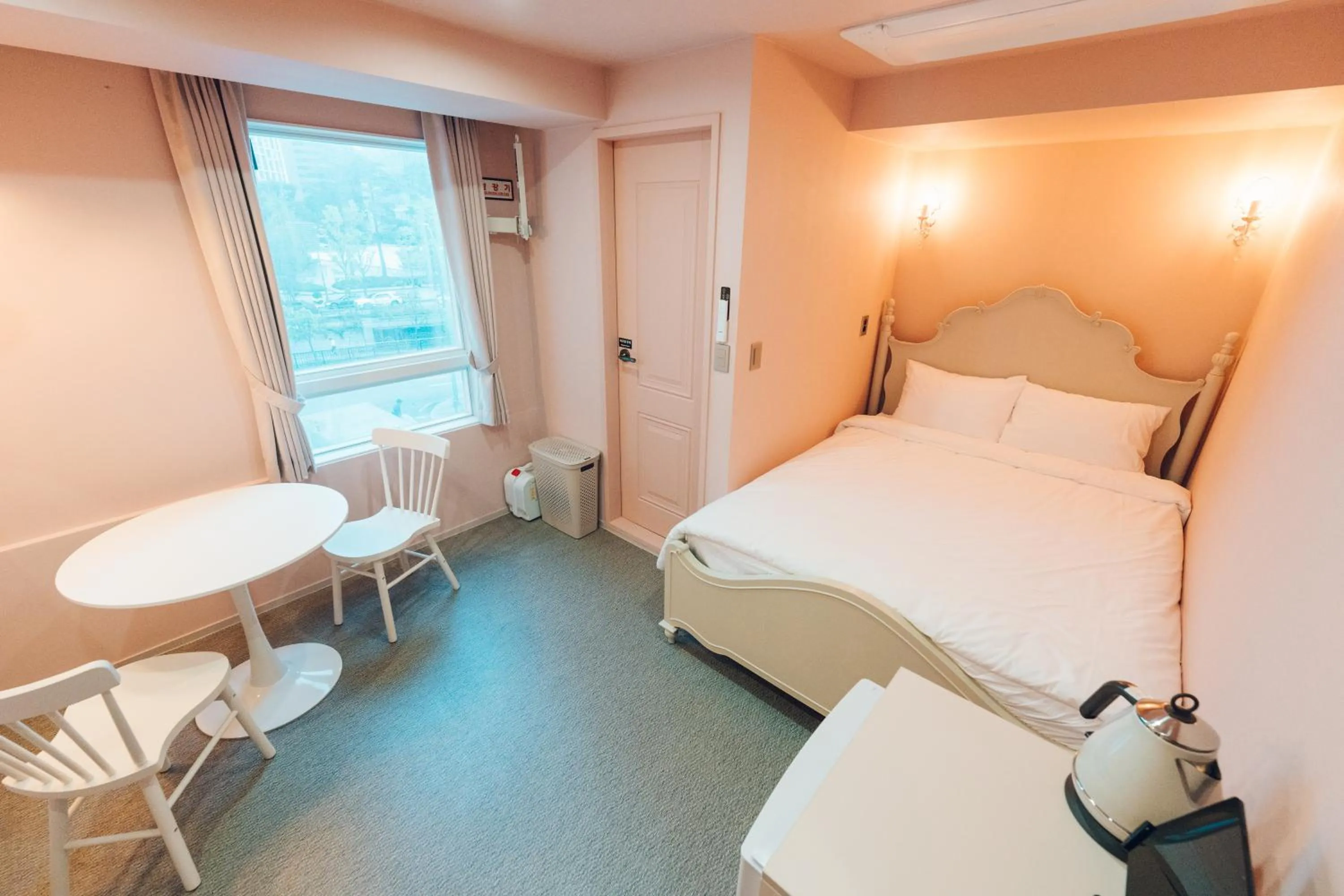 Bedroom, Bed in Monthliv Jongno Jonggak Stay