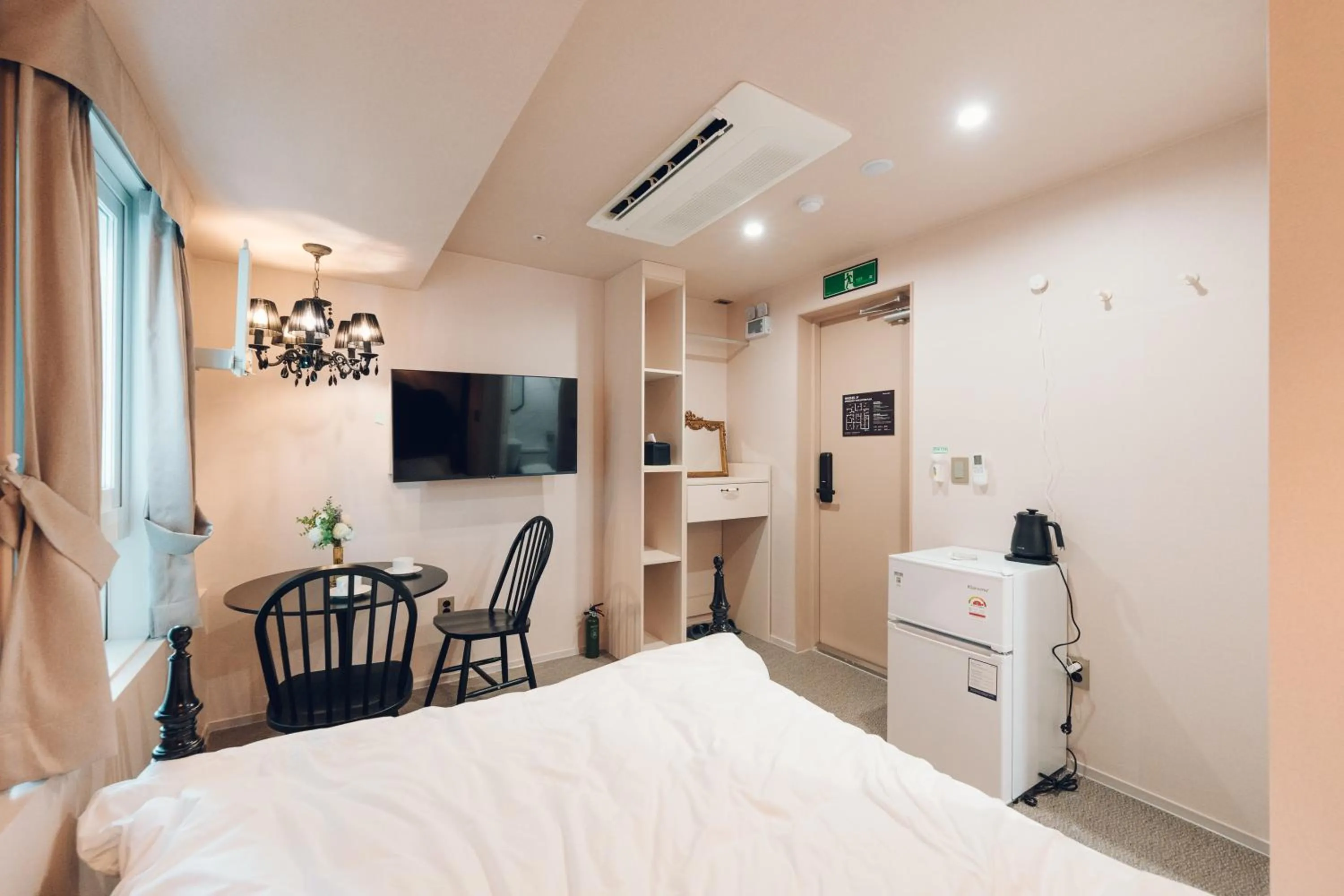 Bed in Monthliv Jongno Jonggak Stay