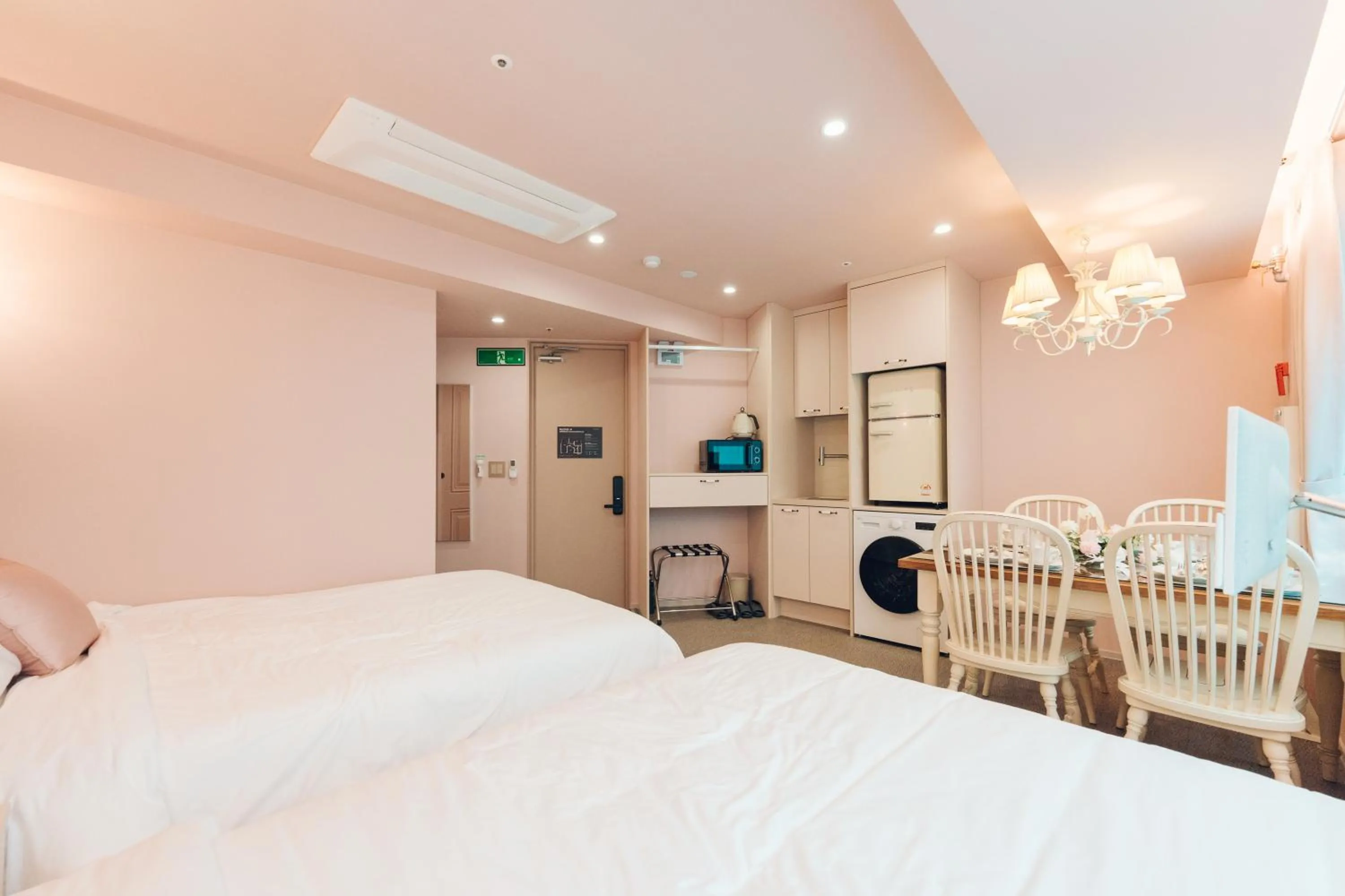 Photo of the whole room, Bed in Monthliv Jongno Jonggak Stay