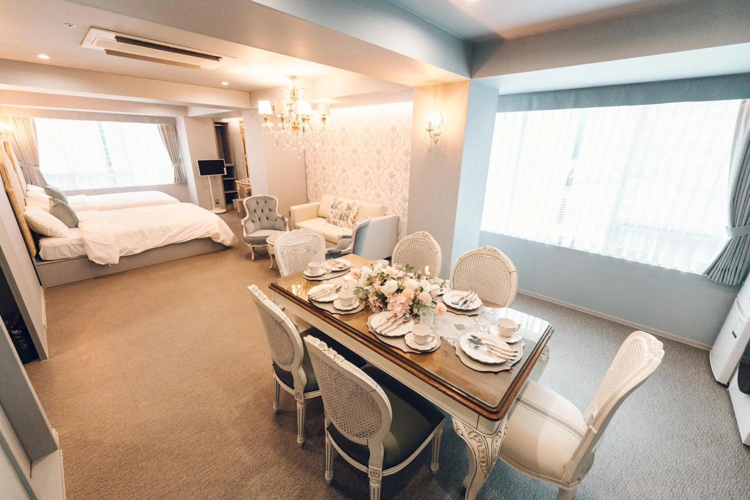 Living room, Bed in Monthliv Jongno Jonggak Stay