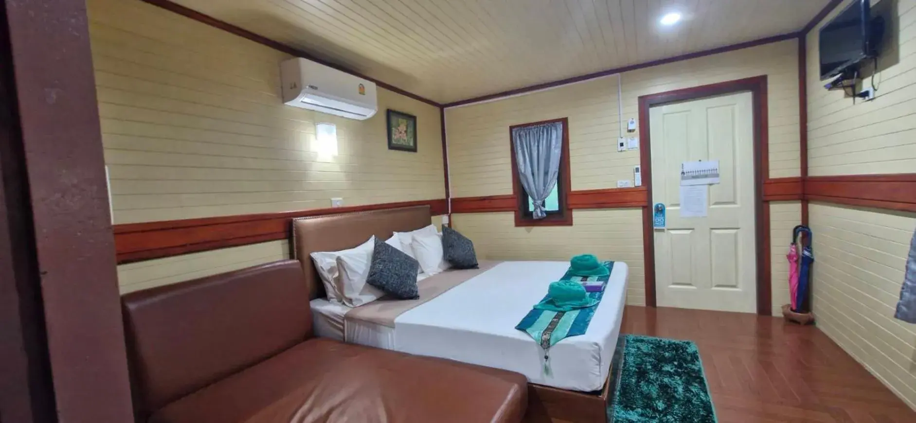 Bed in Khao Sok Royal Bamboo Lodges - SHA Certified Bed in Khao Sok Royal Bamboo Lodges - SHA Certified