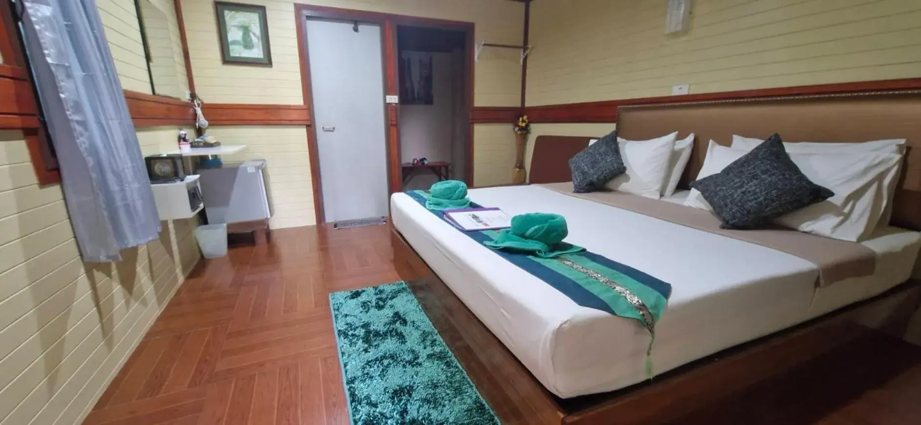 Bed in Khao Sok Royal Bamboo Lodges - SHA Certified Bed in Khao Sok Royal Bamboo Lodges - SHA Certified