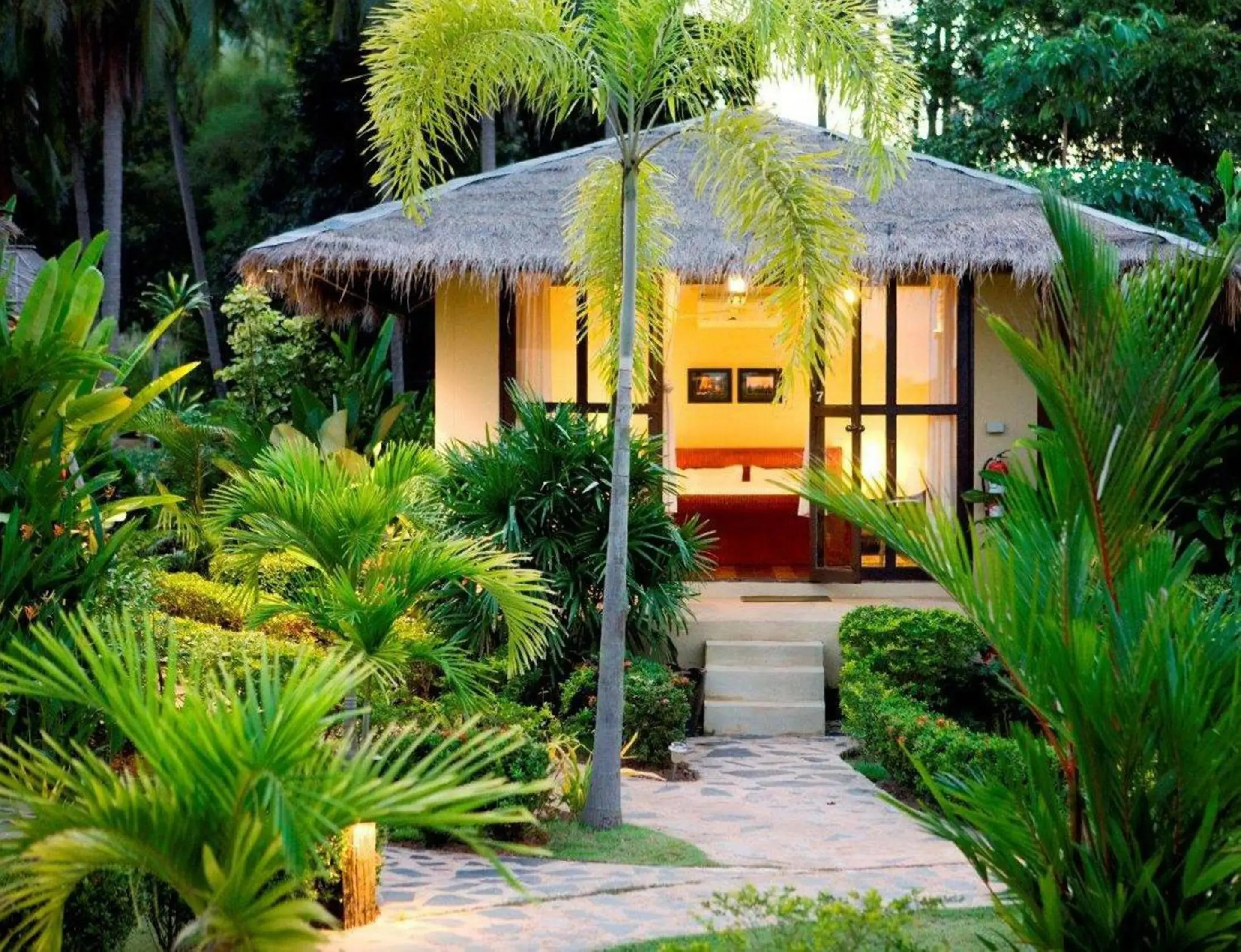 Superior Bungalow in Amber Sands Beach Resort Superior Bungalow in Amber Sands Beach Resort