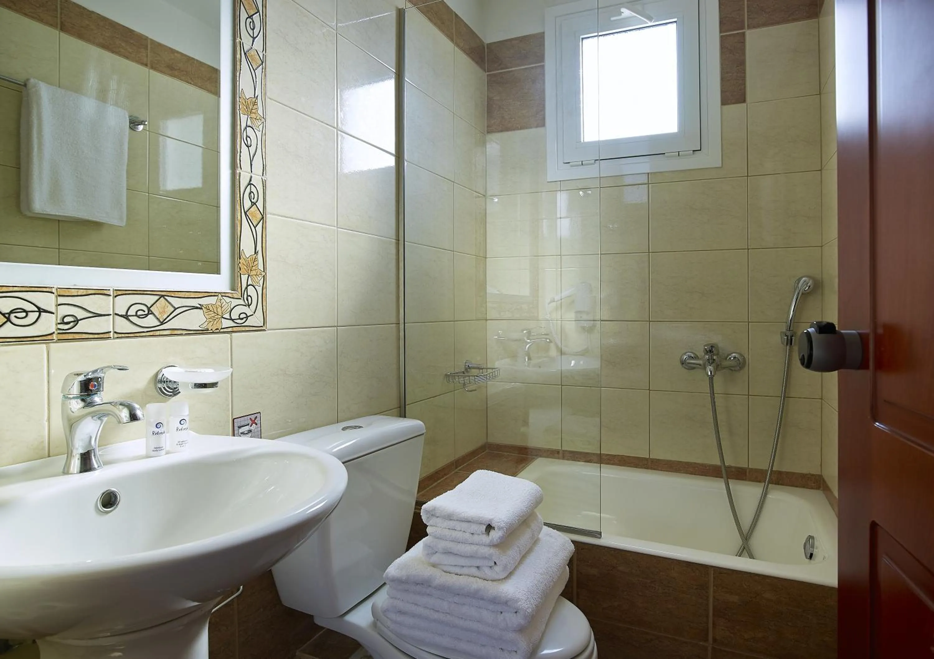 Shower in Coral Hotel