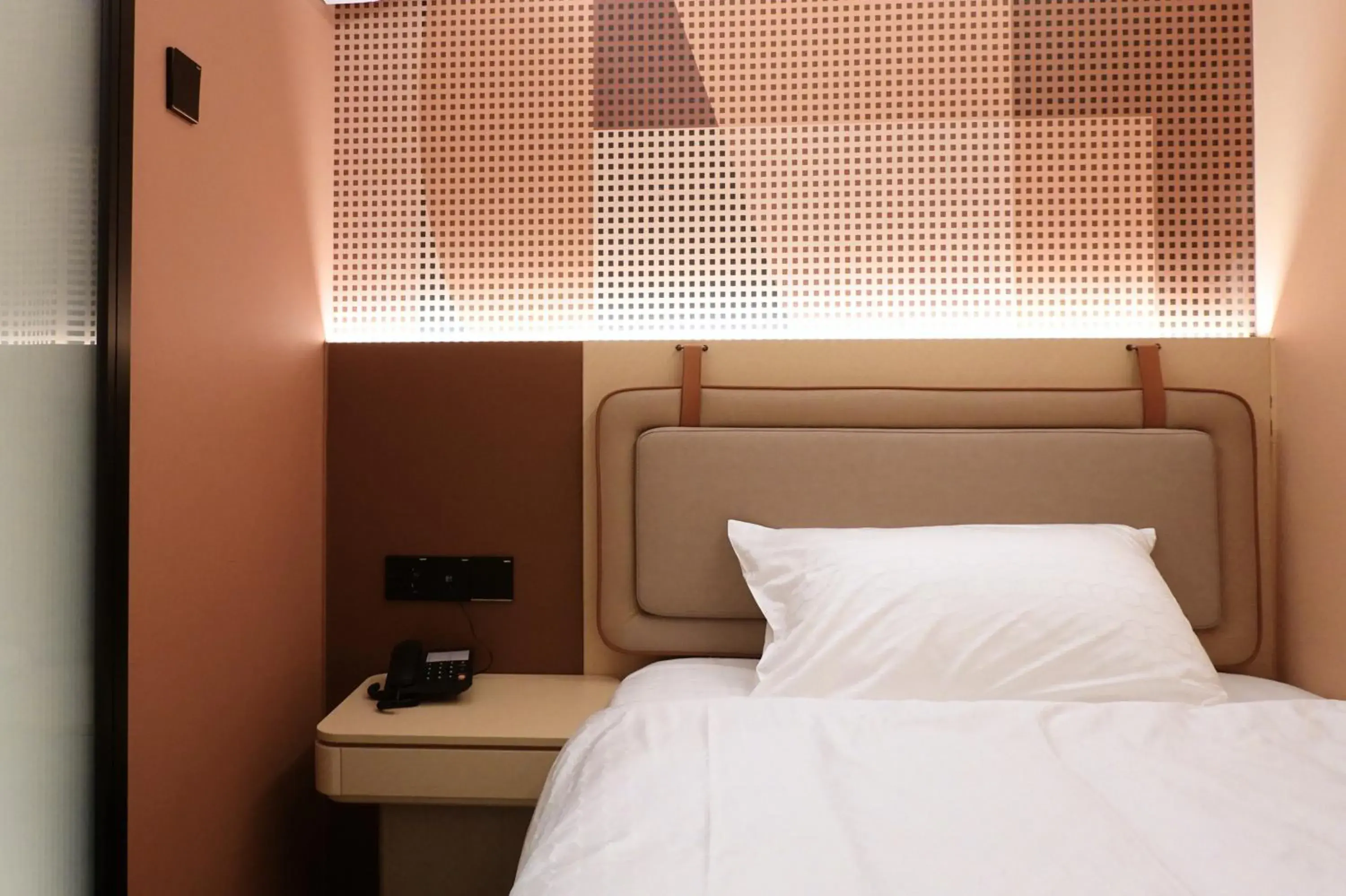 Single Room ( No Window) - single occupancy in A Hotel Farrer Park - Newly Renovated Single Room ( No Window) - single occupancy in A Hotel Farrer Park - Newly Renovated