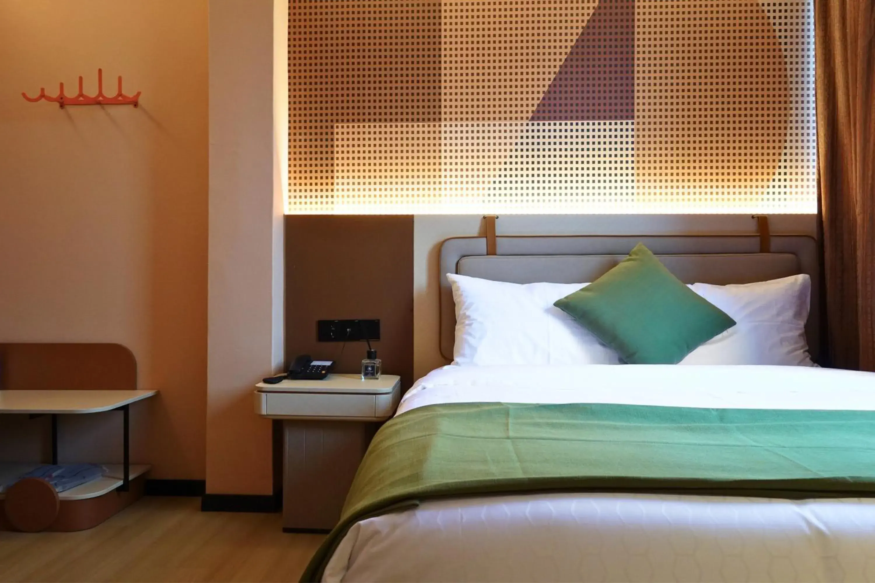 Deluxe Queen Room in A Hotel Farrer Park - Newly Renovated Deluxe Queen Room in A Hotel Farrer Park - Newly Renovated