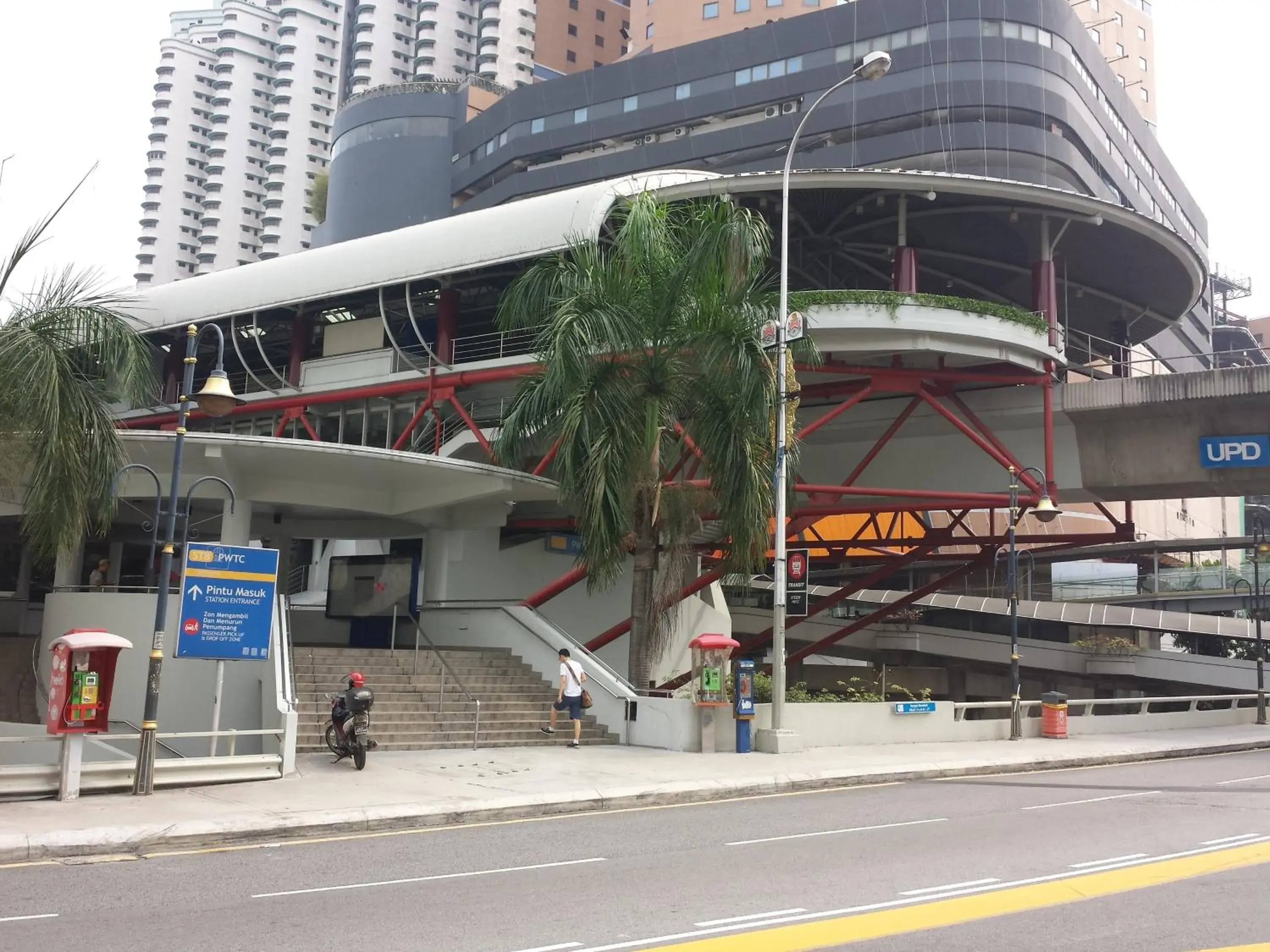Nearby landmark in Amazing KLCC View @ Regalia Residence Nearby landmark in Amazing KLCC View @ Regalia Residence