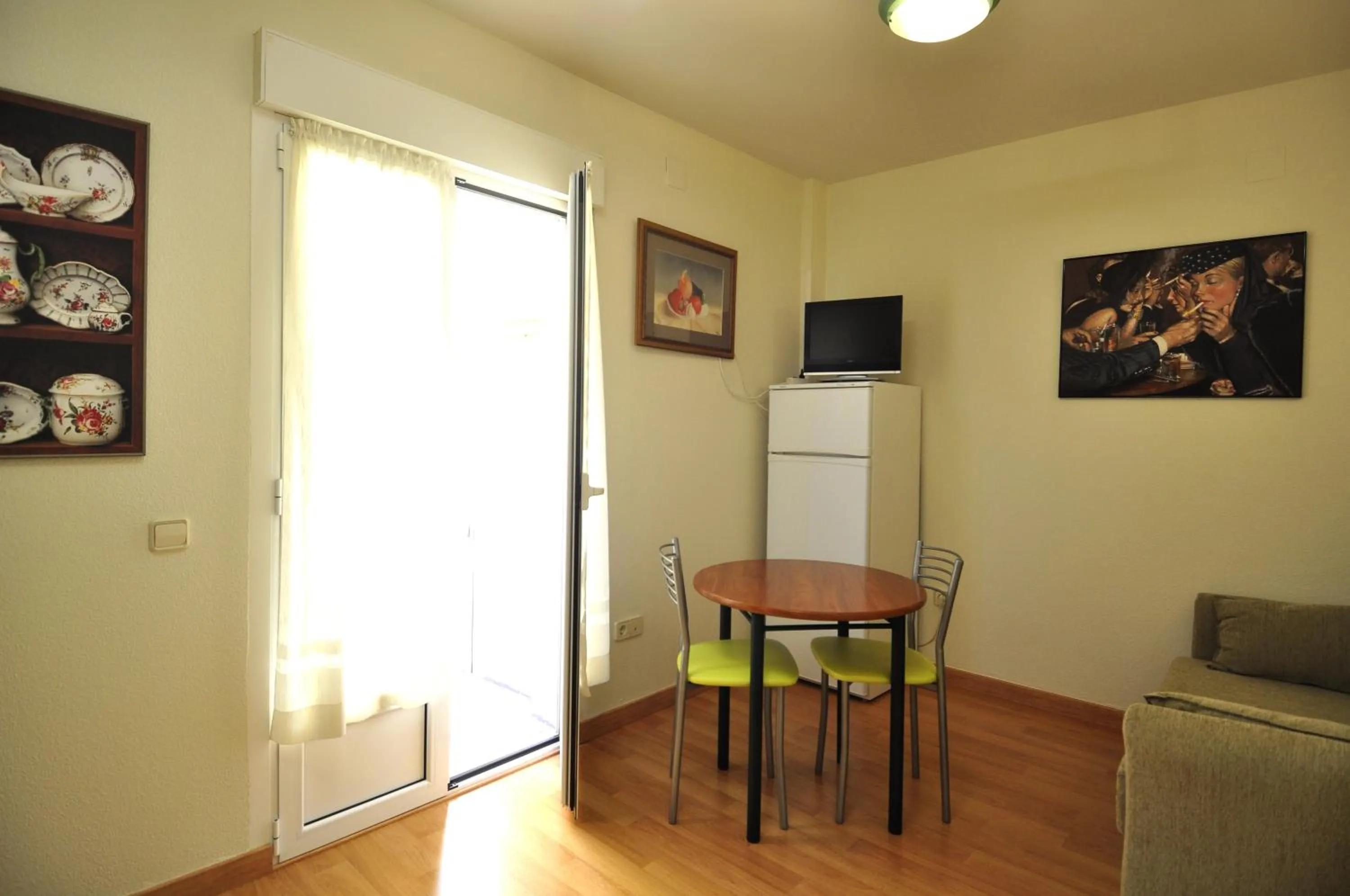 Living room in Hotel Apartamentos Aralso Sotillo