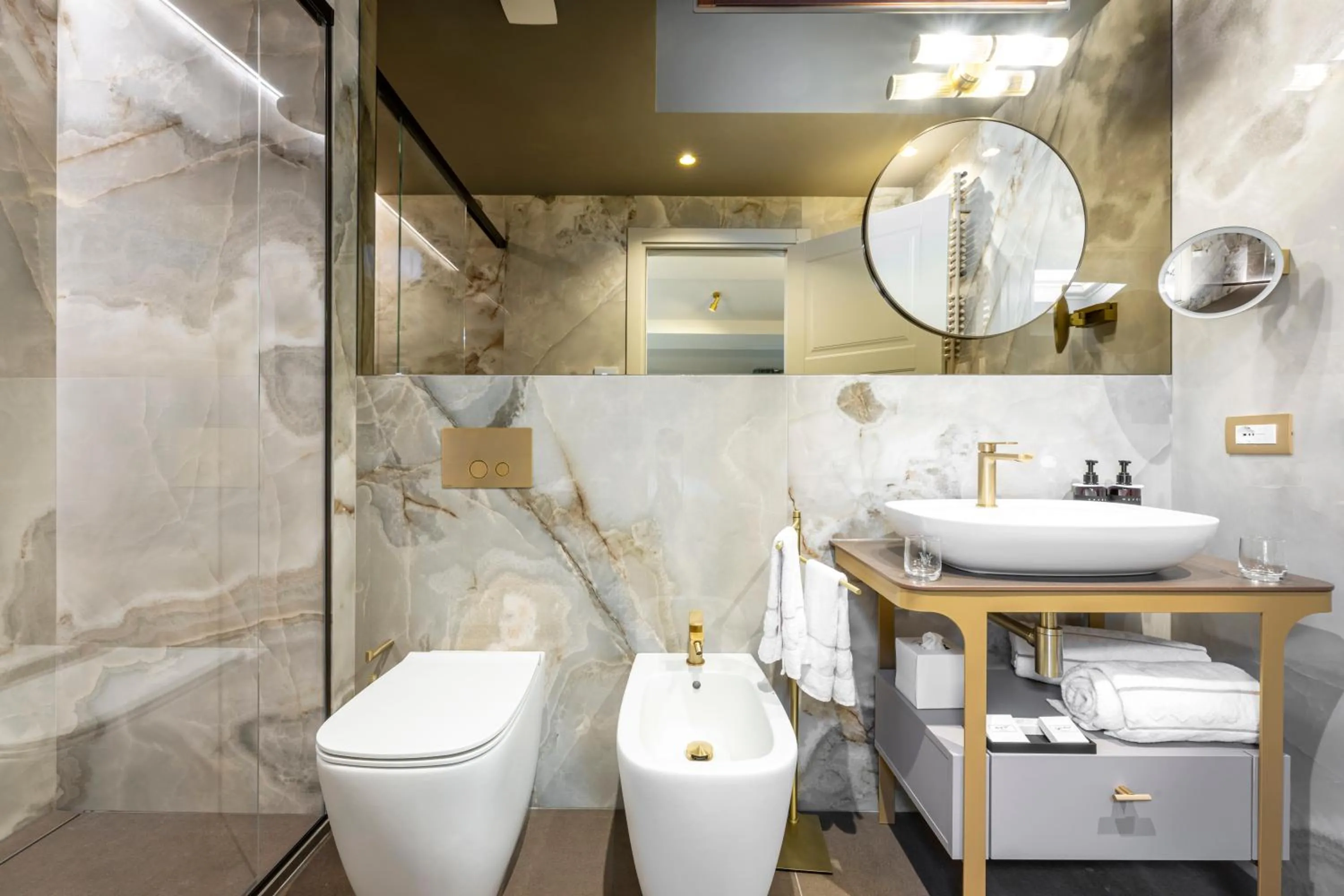 Shower in Hotel Villa Viridia