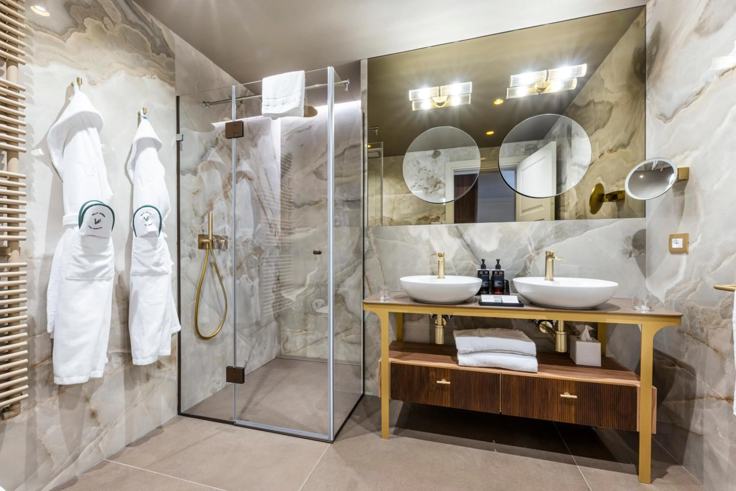 Shower in Hotel Villa Viridia