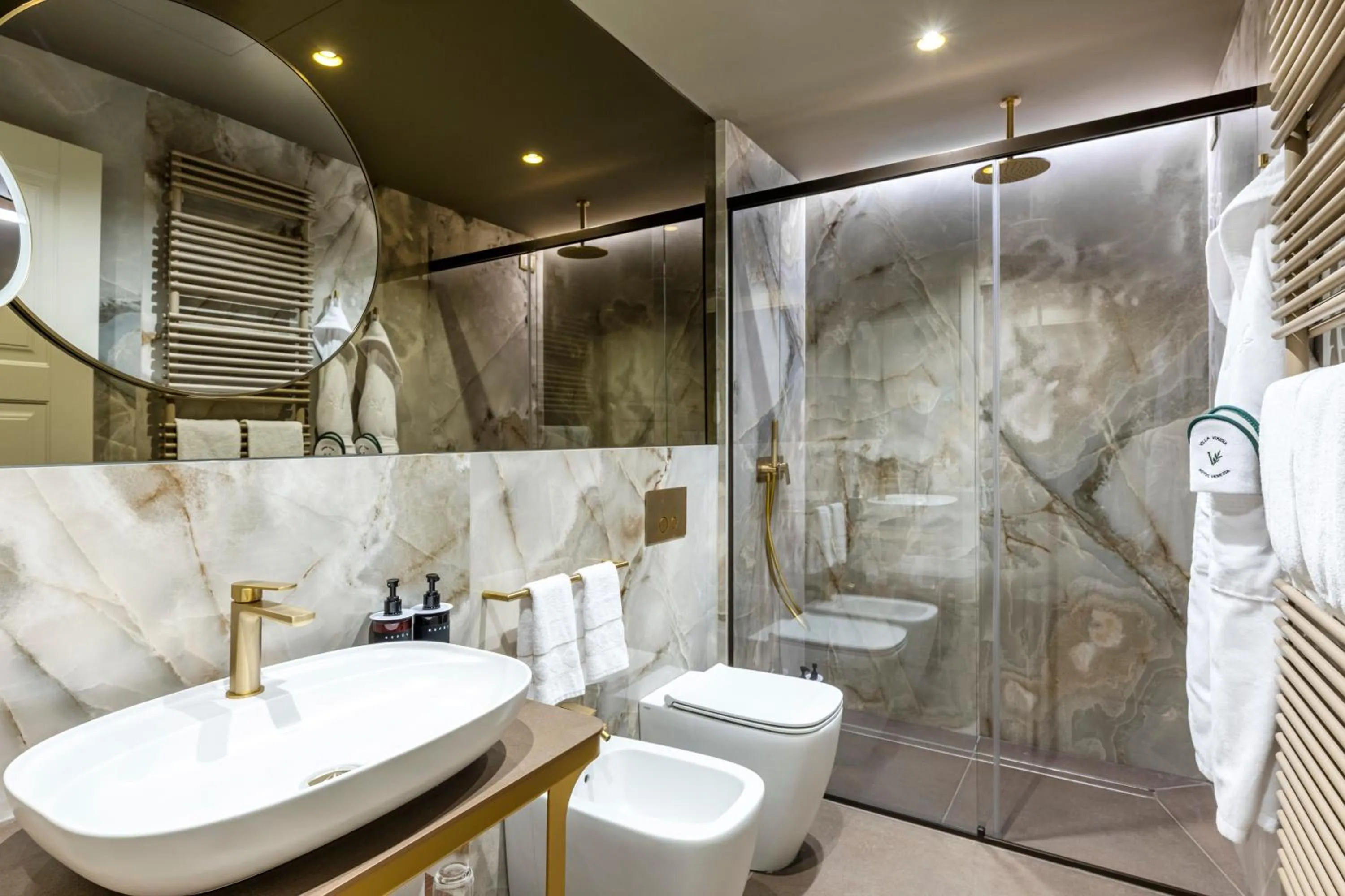 Shower in Hotel Villa Viridia